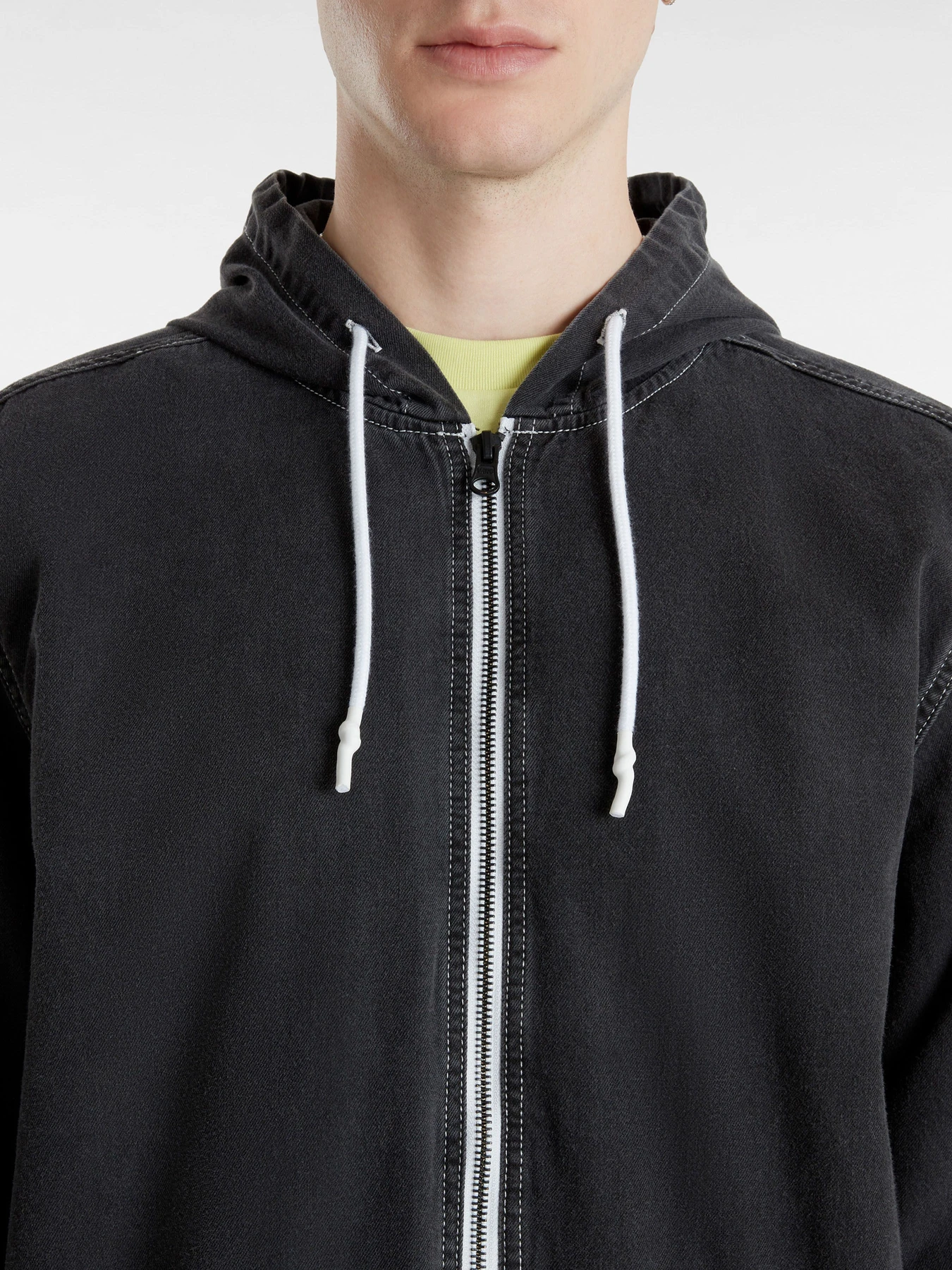 Куртки и дубленки Vans модель VN000G83Y7E1 Фото