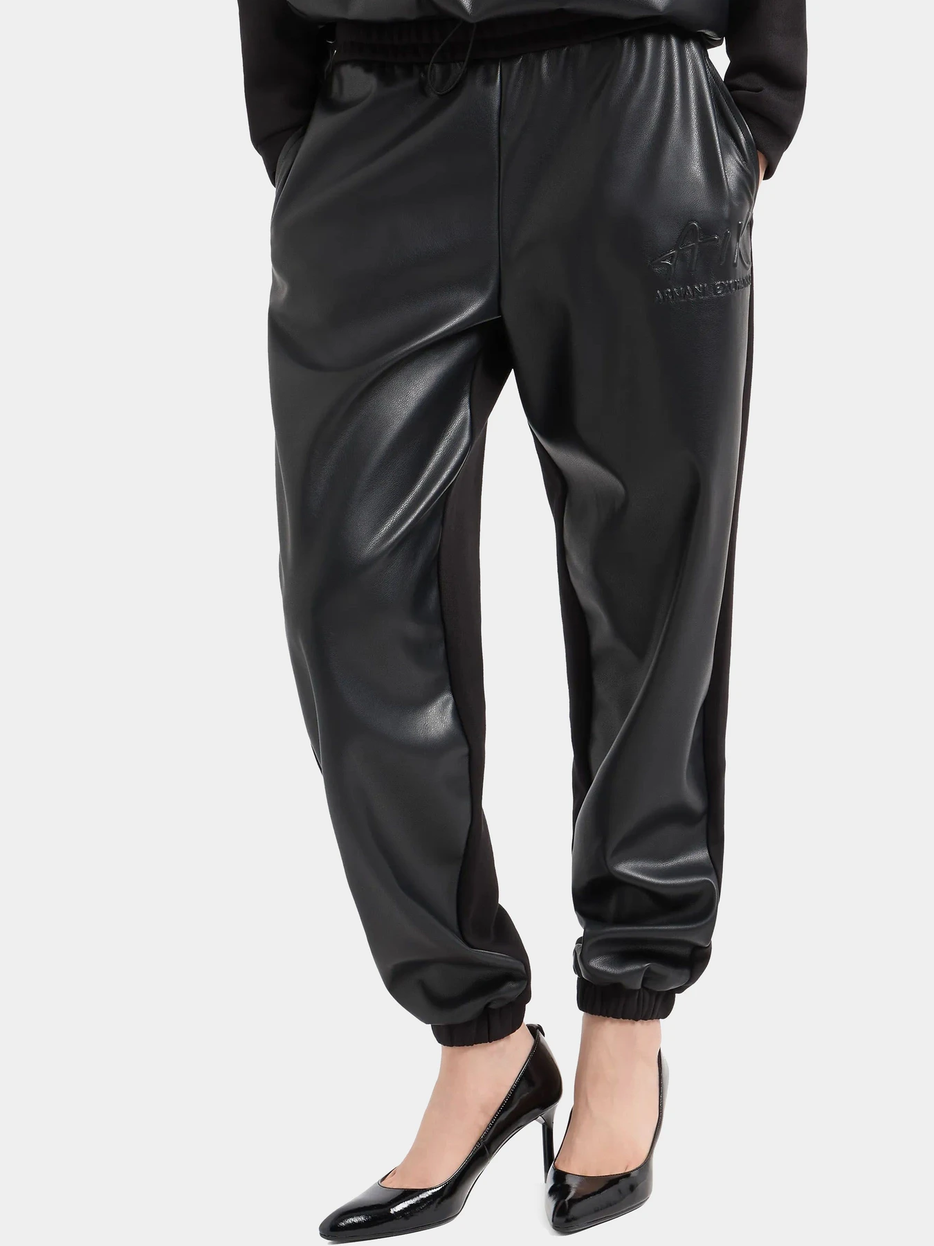 Брюки Armani Exchange модель 6DYP91-YJFLZ-1200 Брюки Armani Exchange модель 6DYP91-YJFLZ-1200 Фото
