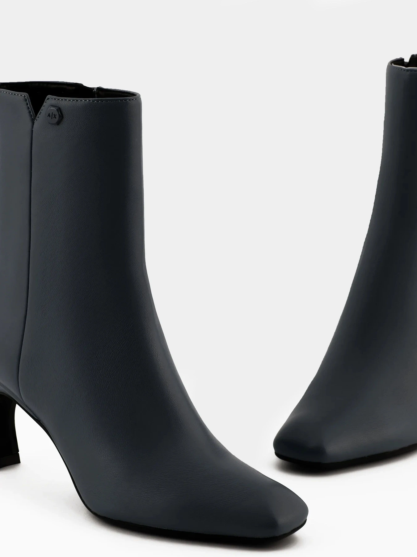 Ботинки и сапоги Armani Exchange модель XDN038-XV886-00002 Фото