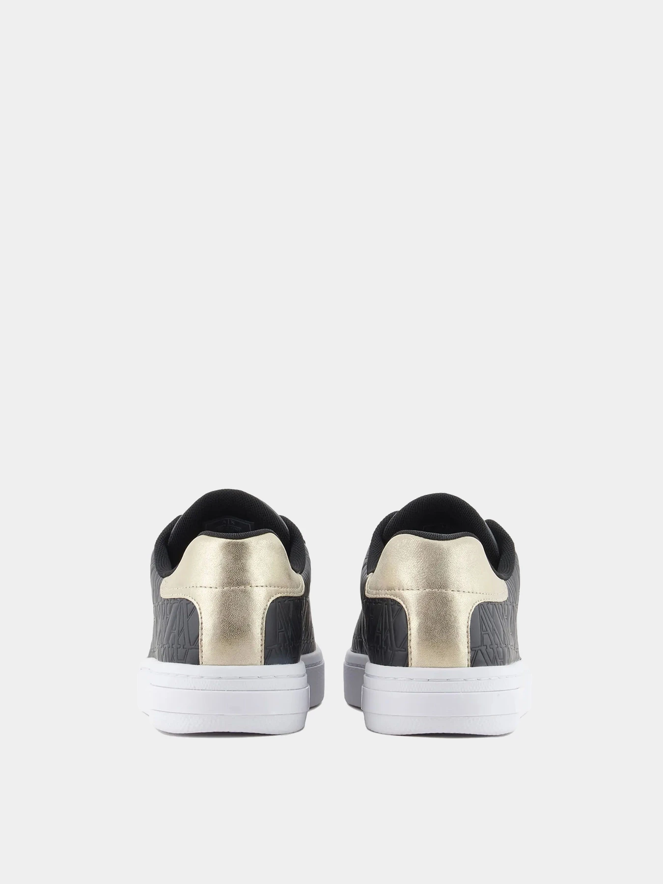 Кроссовки Armani Exchange модель XDX165-XV891-T780 Кроссовки Armani Exchange модель XDX165-XV891-T780 Фото