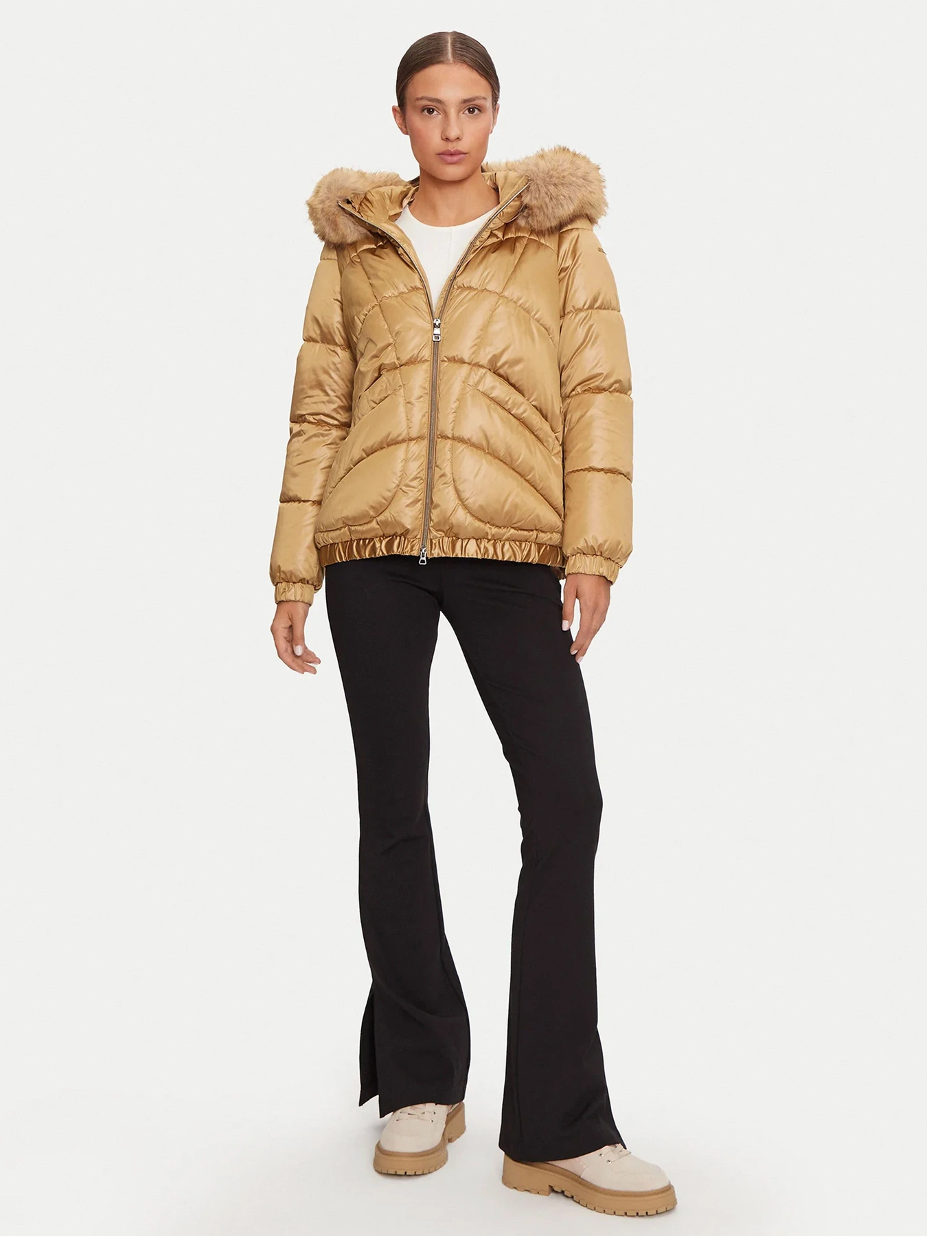 Куртки и дубленки Geox модель W4628S-T2843-F5233 Куртки и дубленки Geox модель W4628S-T2843-F5233 Фото