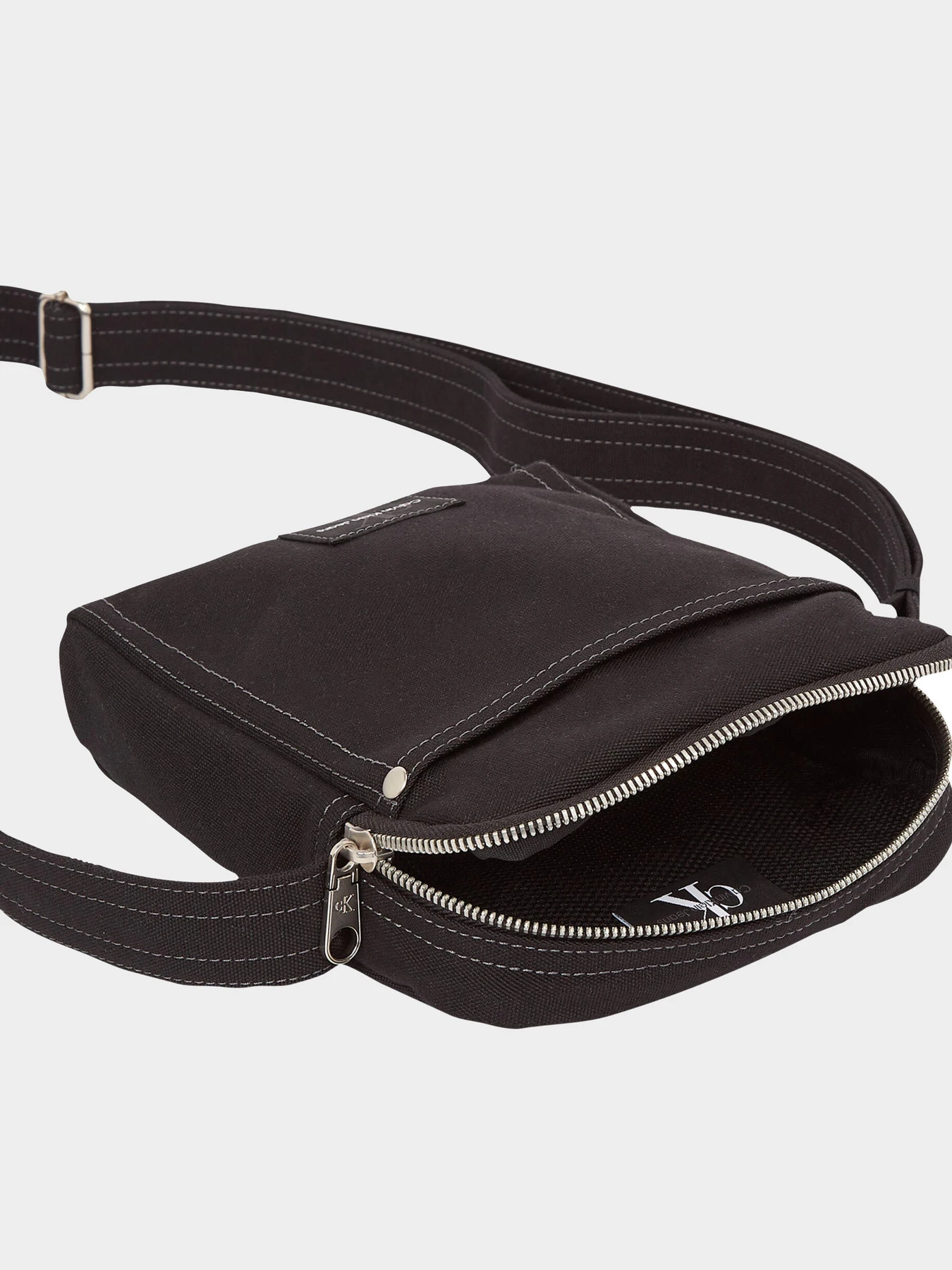 Сумки Calvin Klein модель K50K512571-BEH Сумки Calvin Klein модель K50K512571-BEH Фото