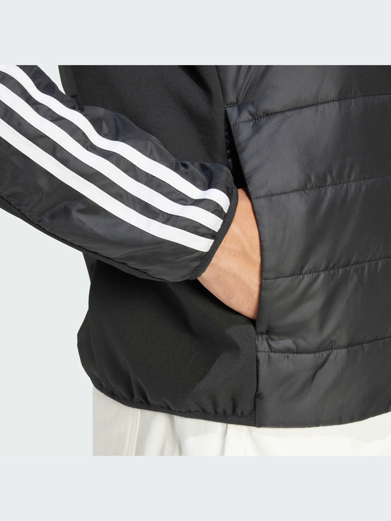 Куртки и дубленки Adidas модель IN7195-KZ Куртки и дубленки Adidas модель IN7195-KZ Фото