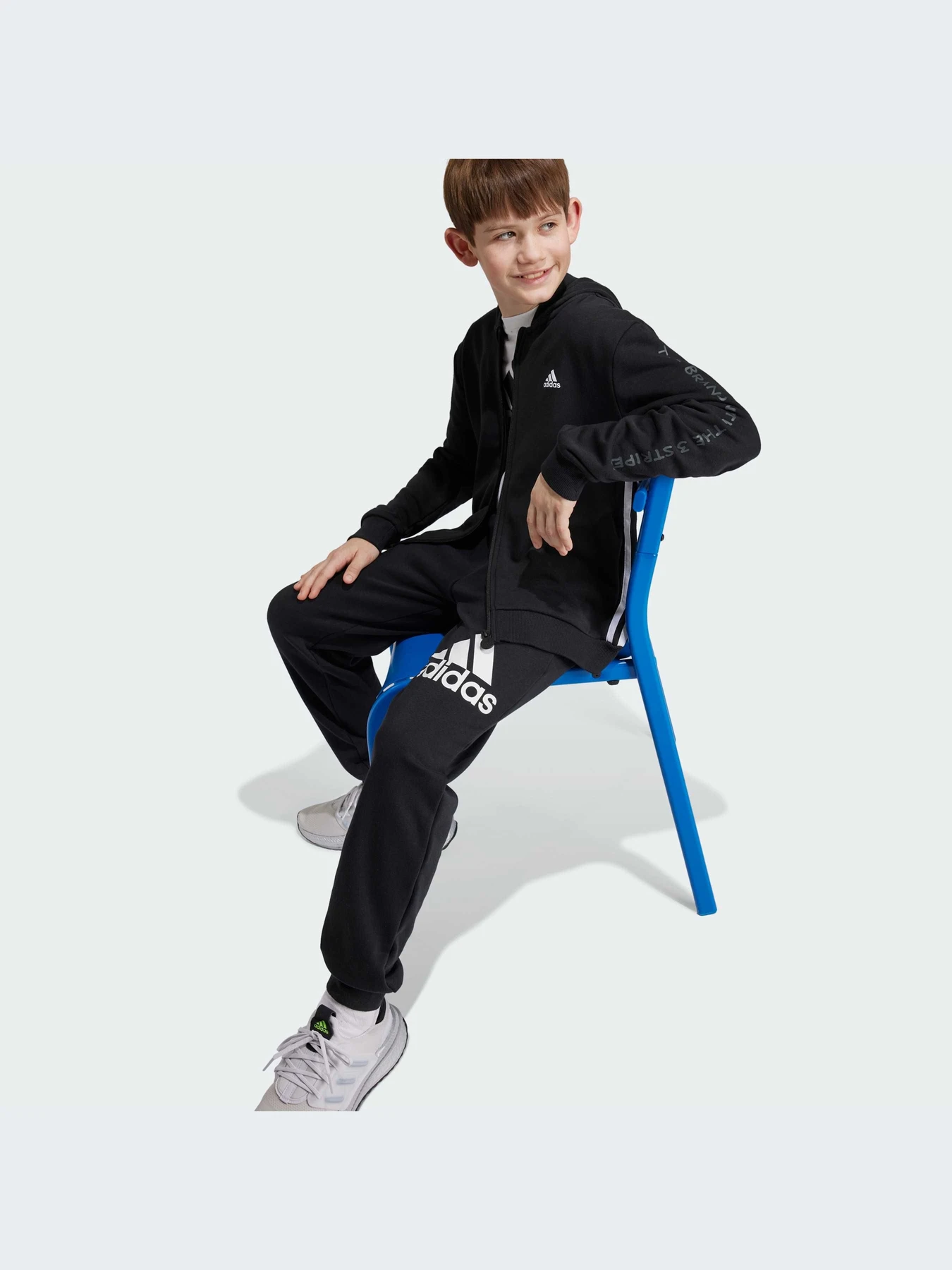 Худи и свитшоты Adidas модель IV9452-KZ Худи и свитшоты Adidas модель IV9452-KZ Фото