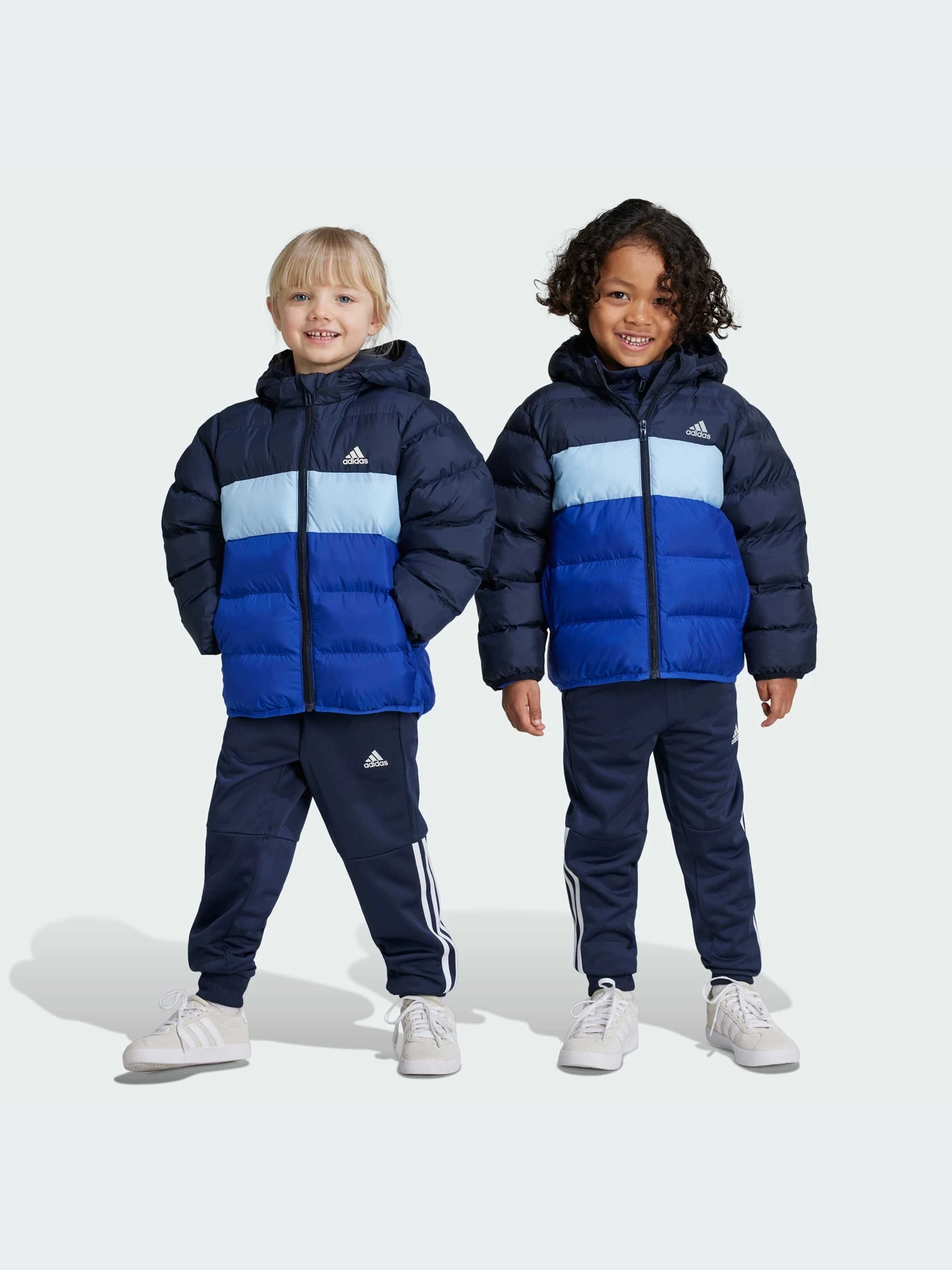 Куртки и дубленки Adidas модель IW0552-KZ Куртки и дубленки Adidas модель IW0552-KZ Фото