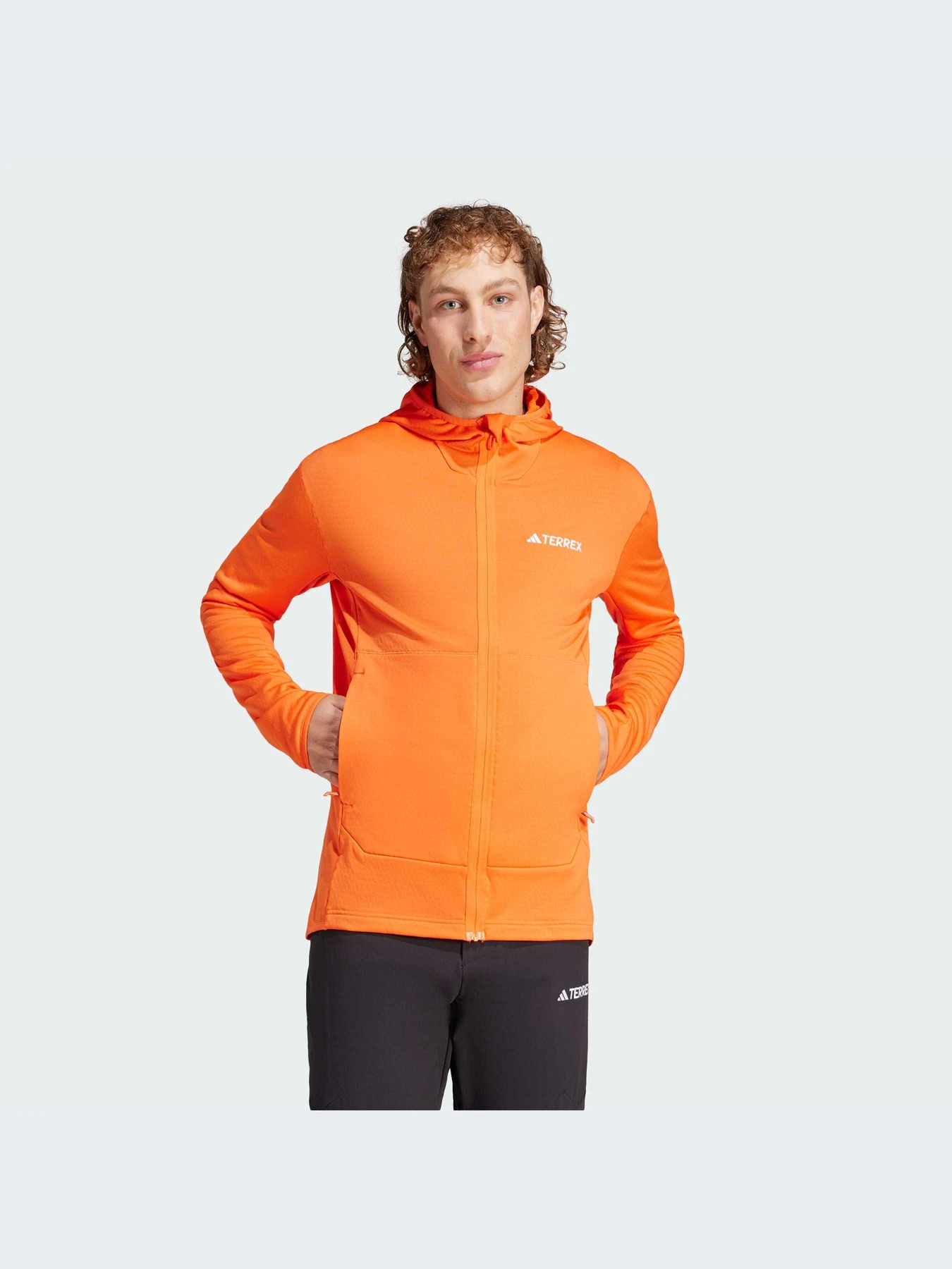 Худи и свитшоты Adidas модель IQ3720-KZ Худи и свитшоты Adidas модель IQ3720-KZ Фото