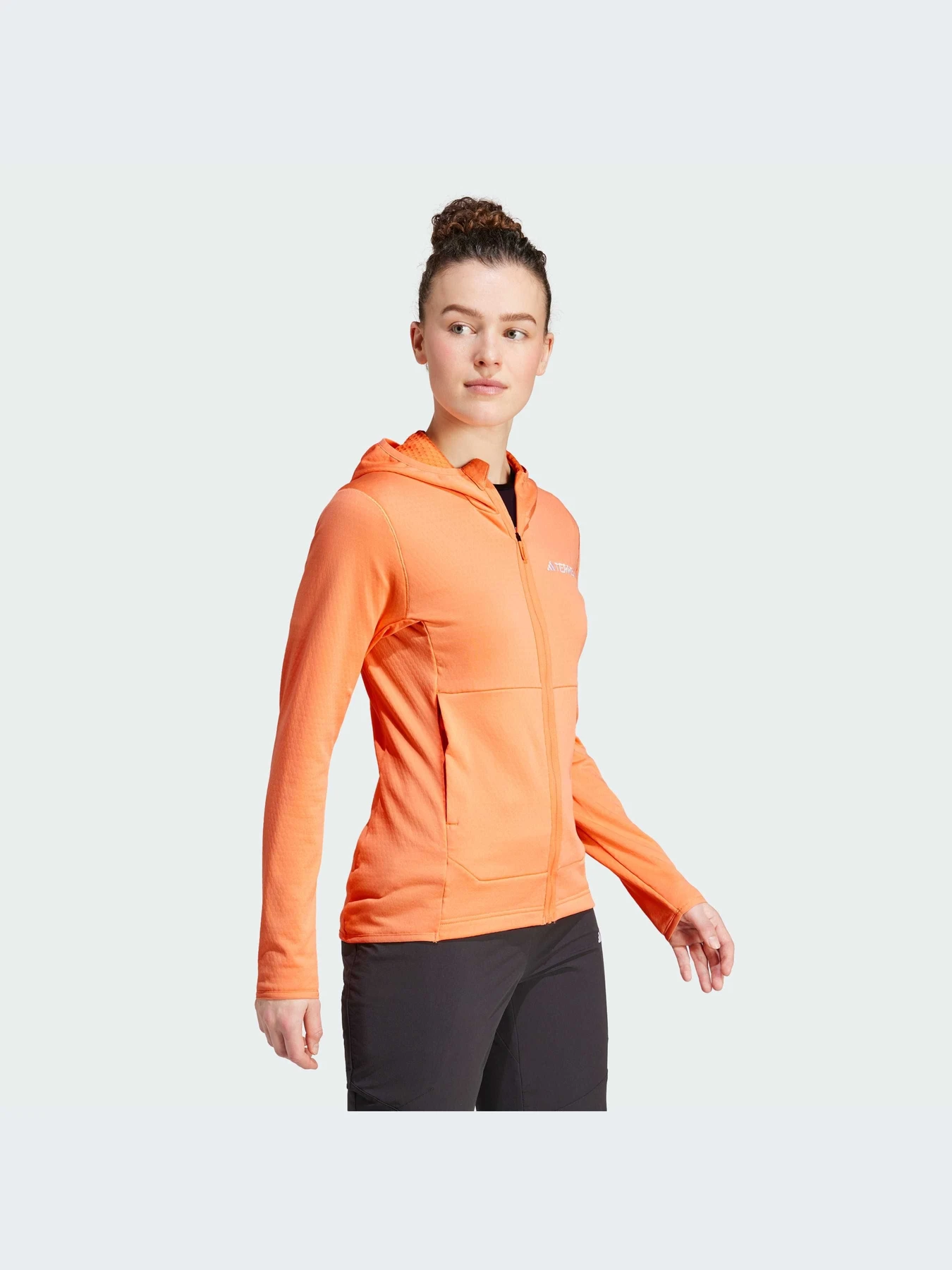 Худи и свитшоты Adidas модель IQ3729-KZ Худи и свитшоты Adidas модель IQ3729-KZ Фото