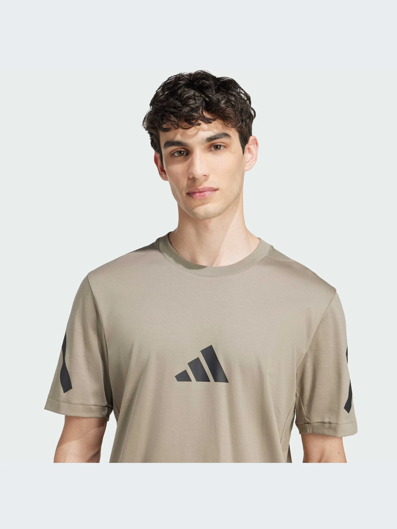 Футболки и поло Adidas ZNE модель JE7541-KZ Футболки и поло Adidas ZNE модель JE7541-KZ Фото