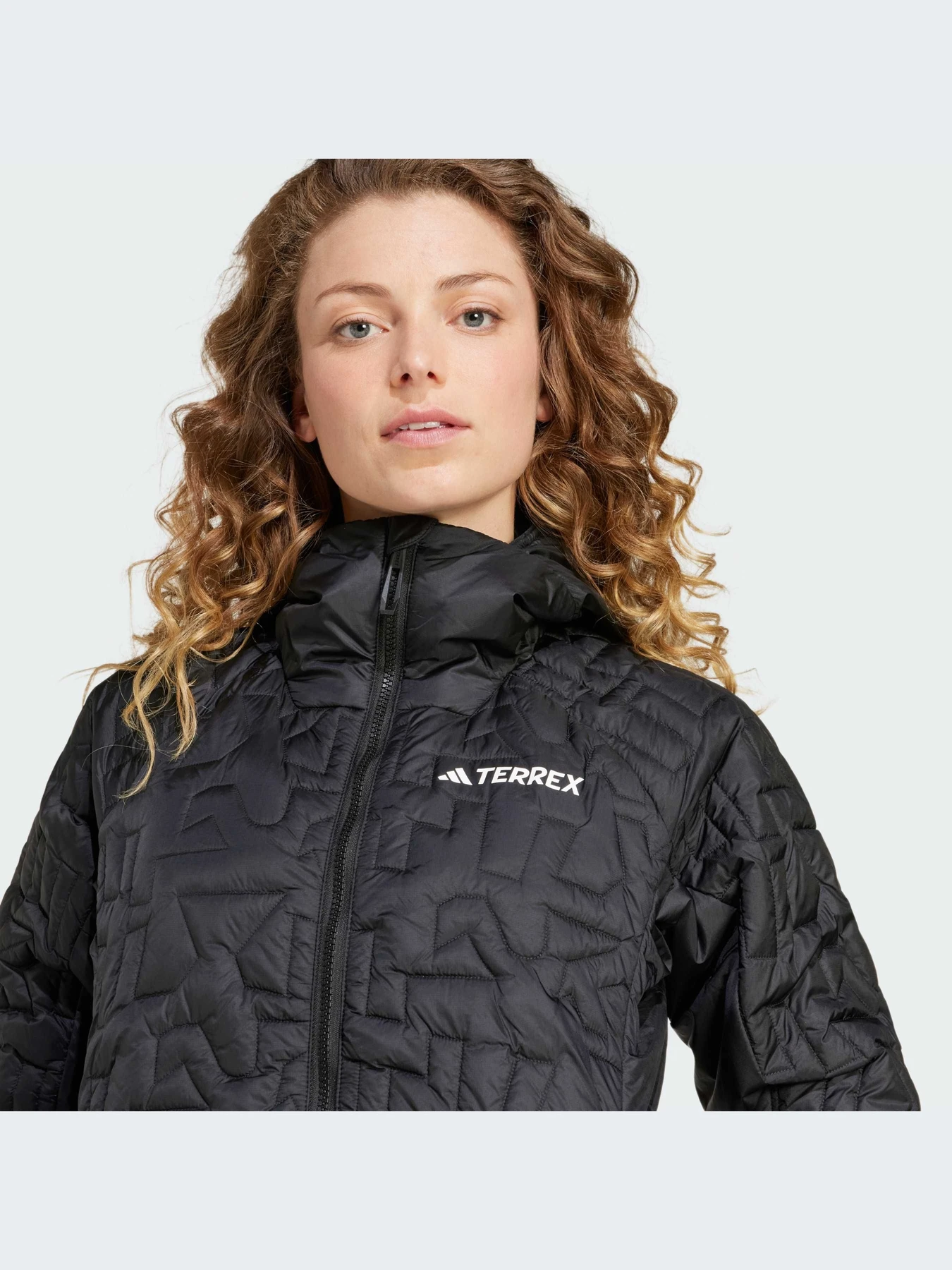 Куртки и дубленки Adidas модель IT3229-KZ Куртки и дубленки Adidas модель IT3229-KZ Фото