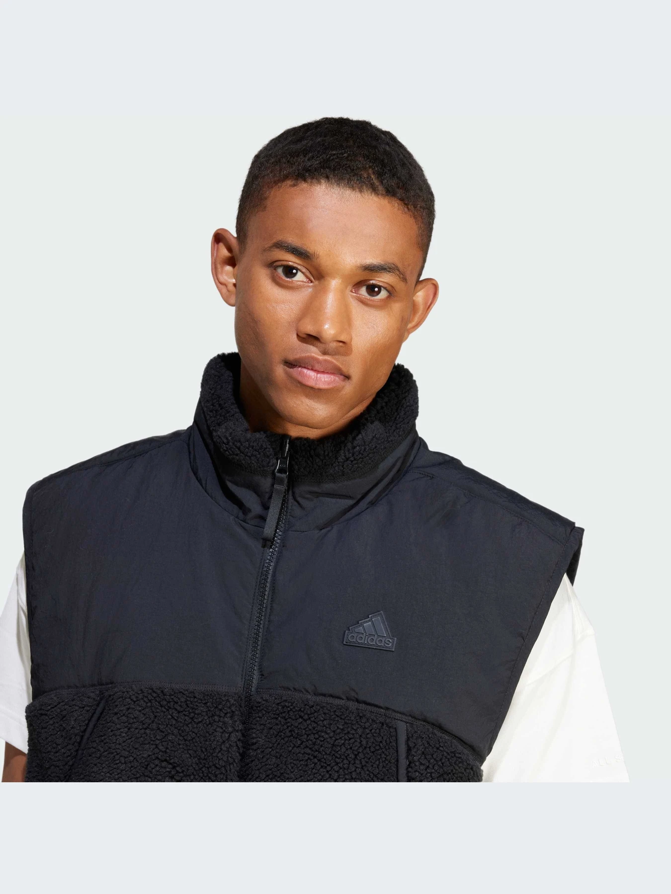 Куртки и дубленки Adidas модель IV9768-KZ Куртки и дубленки Adidas модель IV9768-KZ Фото