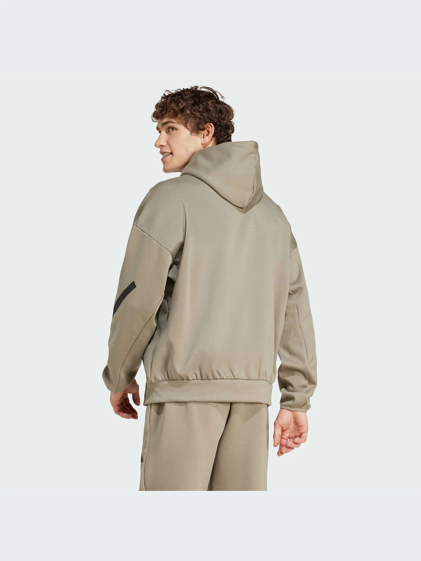 Худи и свитшоты Adidas ZNE модель JE3071-KZ Худи и свитшоты Adidas ZNE модель JE3071-KZ Фото