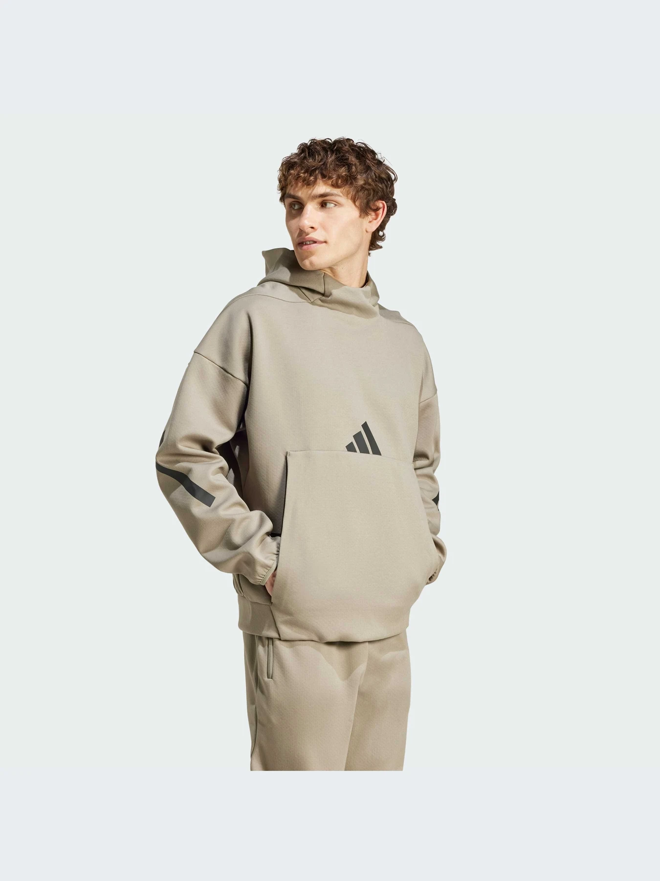 Худи и свитшоты Adidas ZNE модель JE3071-KZ Худи и свитшоты Adidas ZNE модель JE3071-KZ Фото