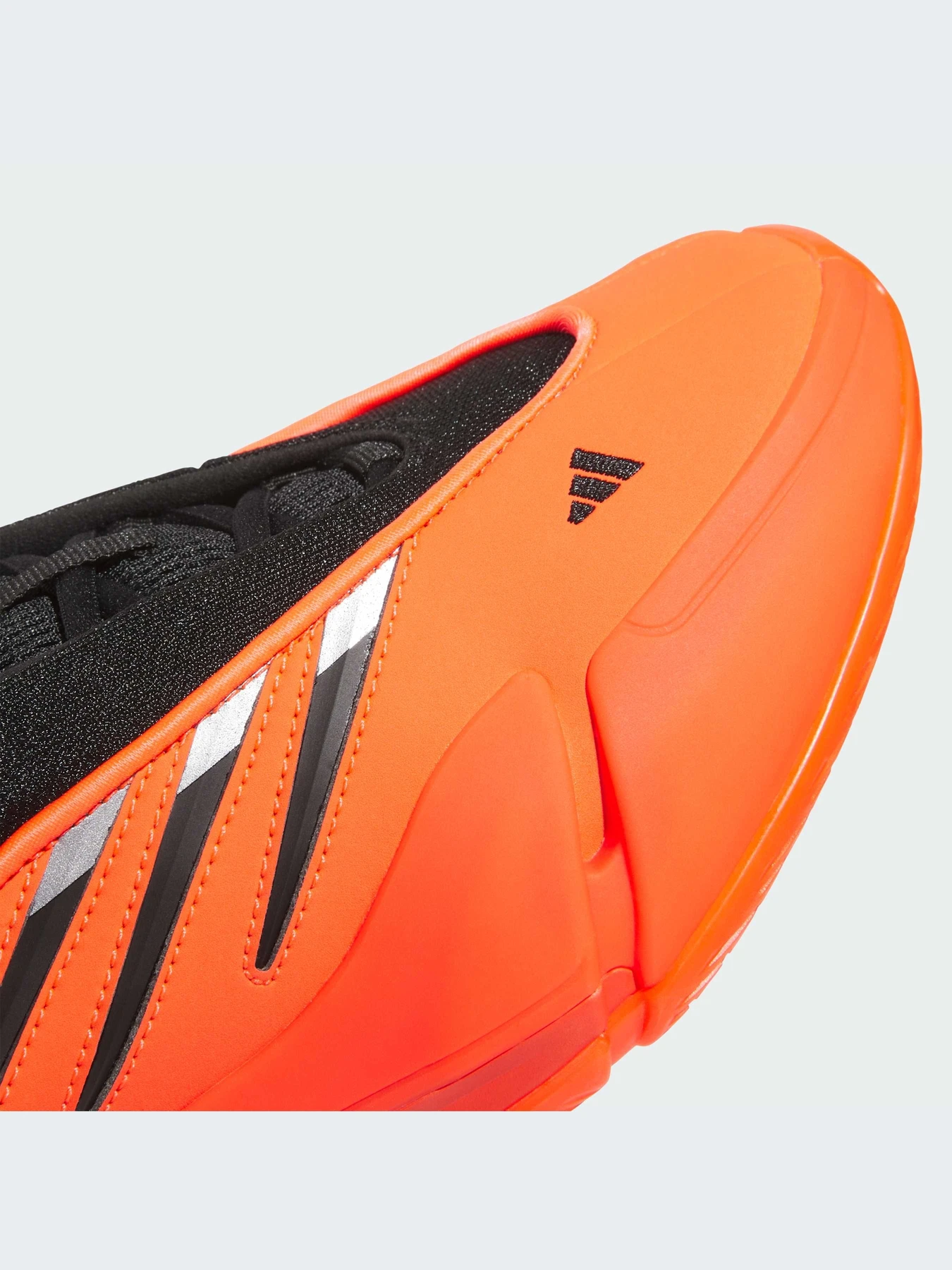 Кроссовки Adidas модель IE3627-KZ Кроссовки Adidas модель IE3627-KZ Фото