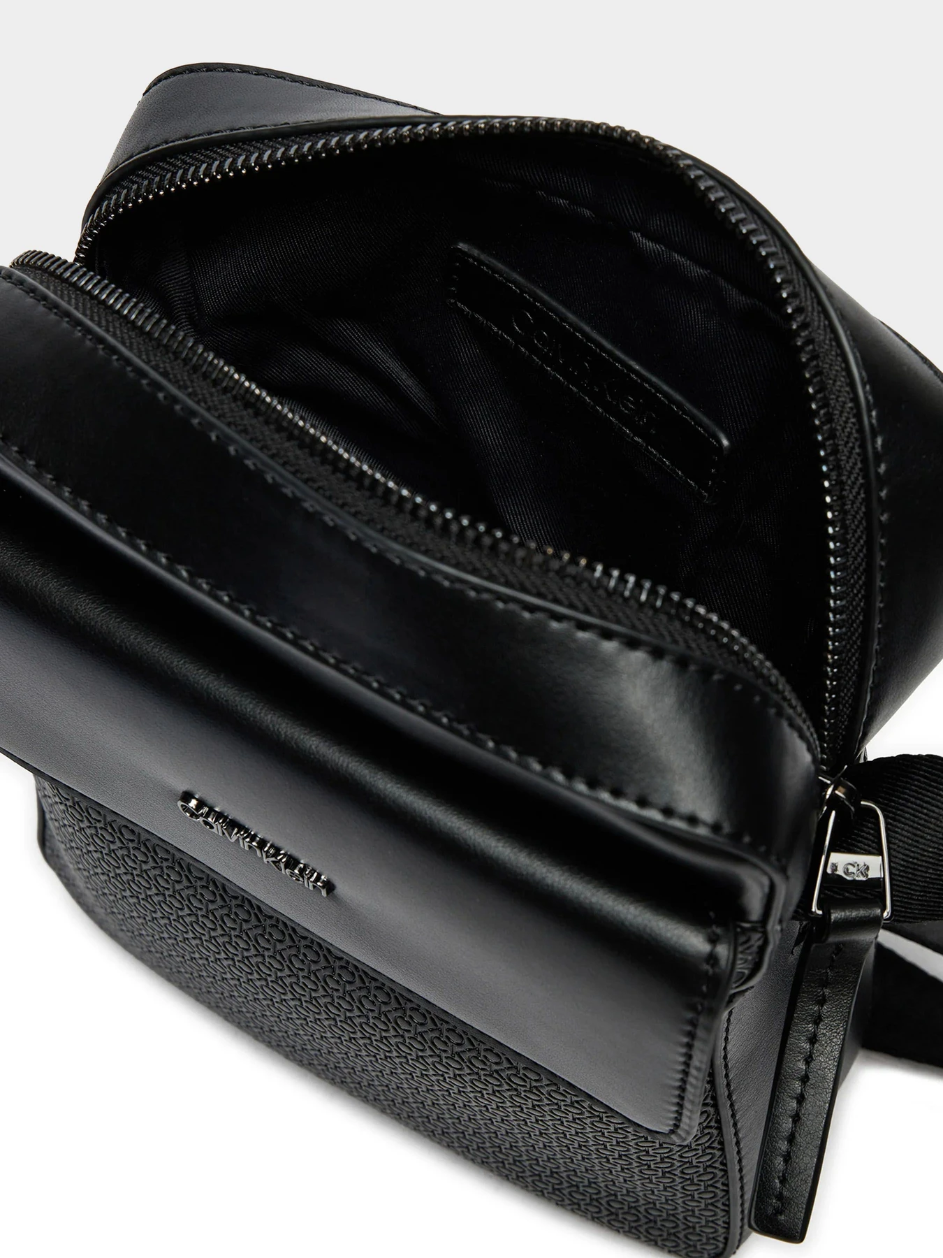 Сумки Calvin Klein модель K50K512218-0GK Фото