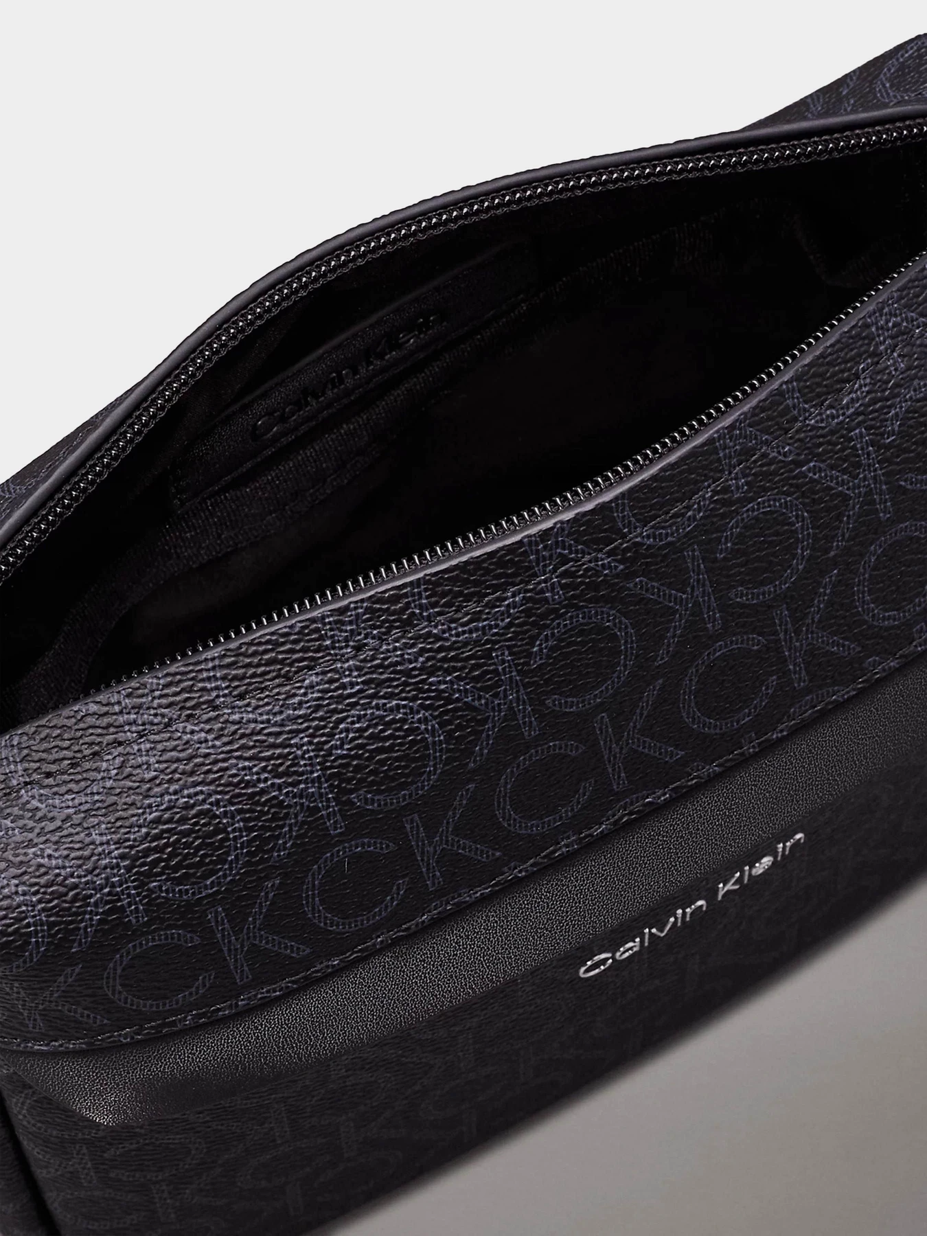 Сумки Calvin Klein модель K50K512198-0GJ Сумки Calvin Klein модель K50K512198-0GJ Фото