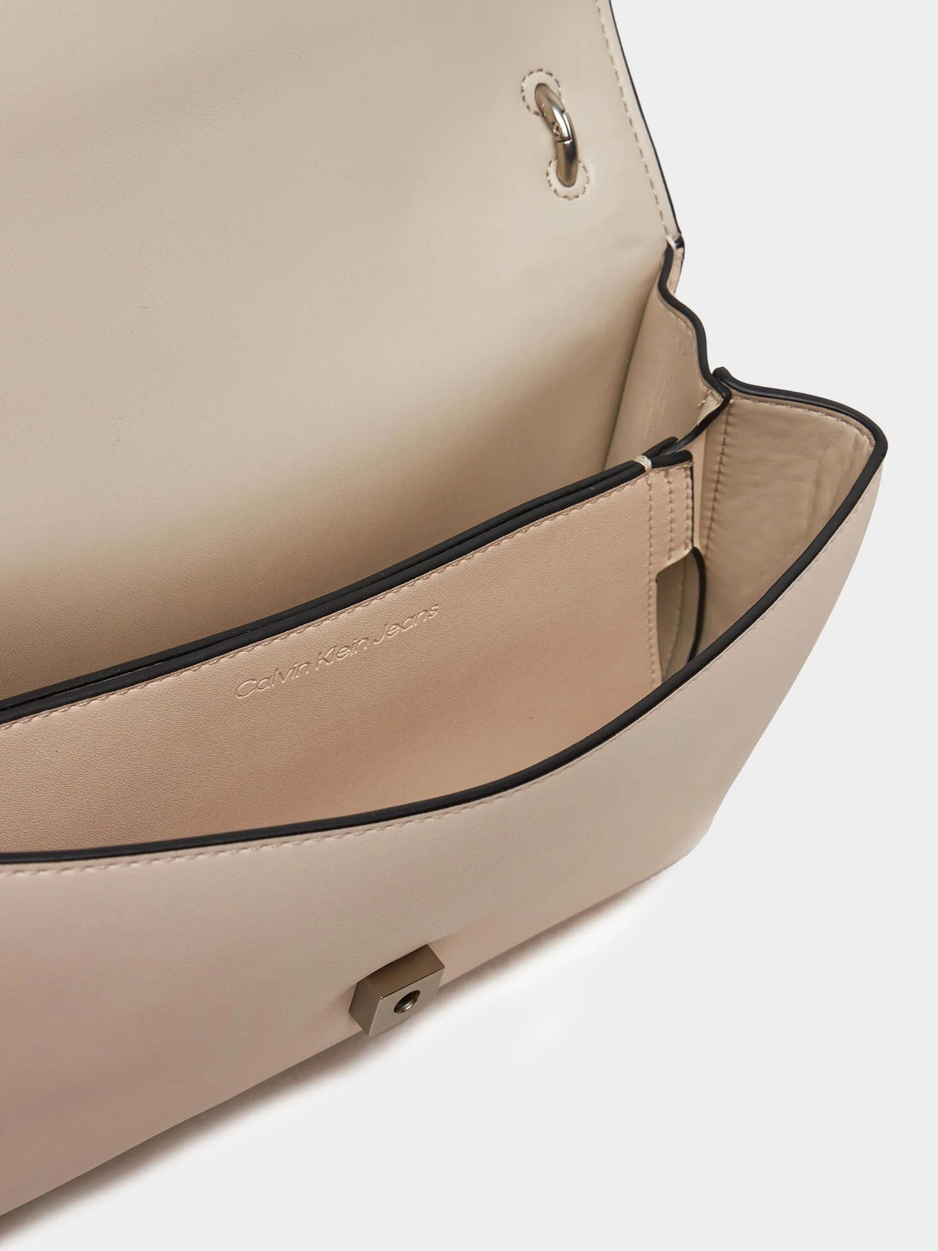Сумки Calvin Klein модель K60K612221-PCJ Сумки Calvin Klein модель K60K612221-PCJ Фото