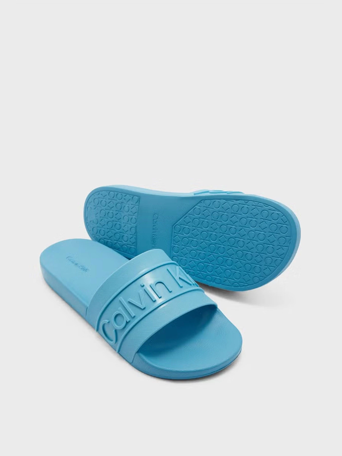 Шлёпанцы Calvin Klein модель HW0HW02107-CYV Шлёпанцы Calvin Klein модель HW0HW02107-CYV Фото