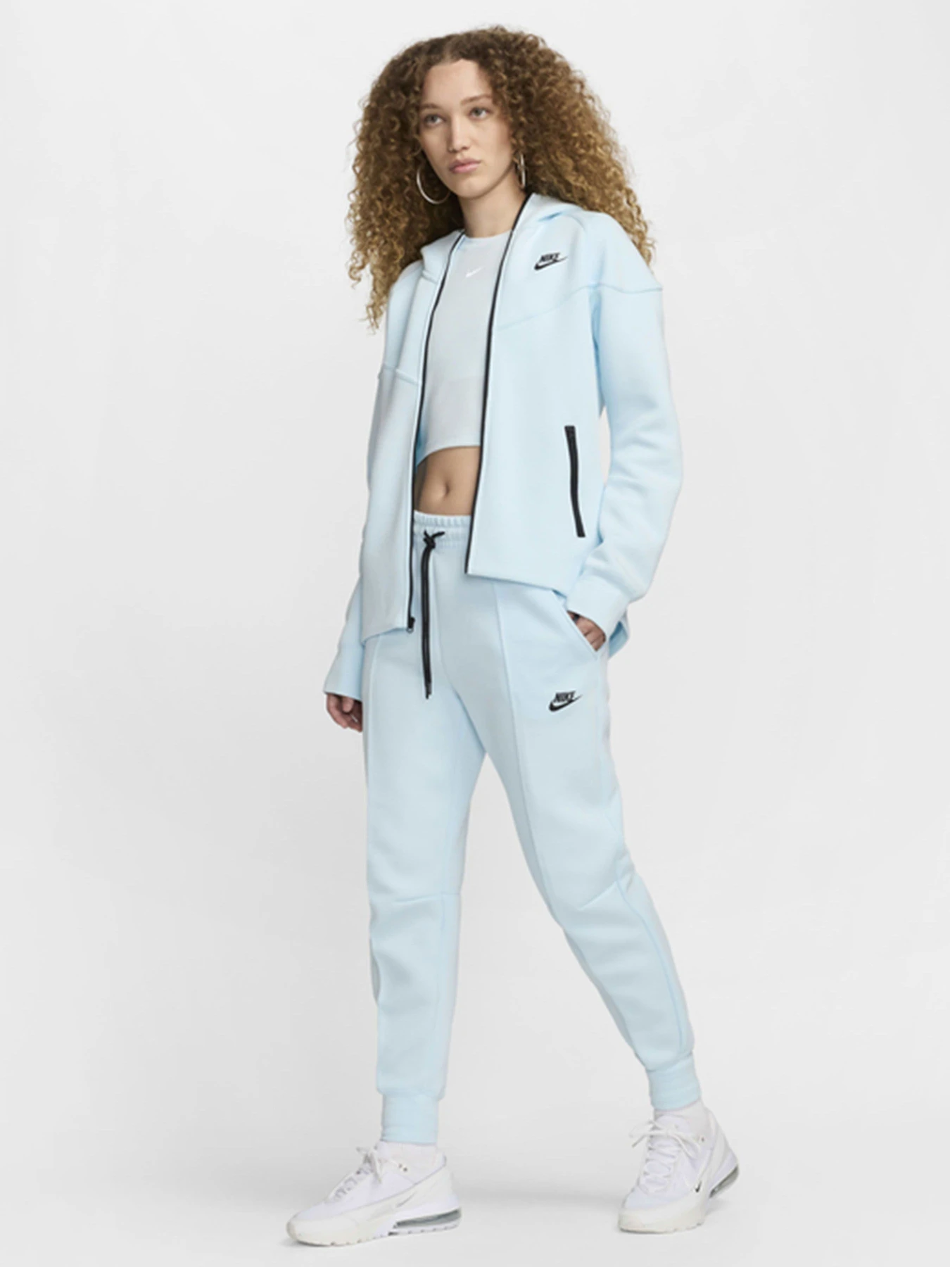 Футболки и поло NIKE модель FB2873-474 Футболки и поло NIKE модель FB2873-474 Фото
