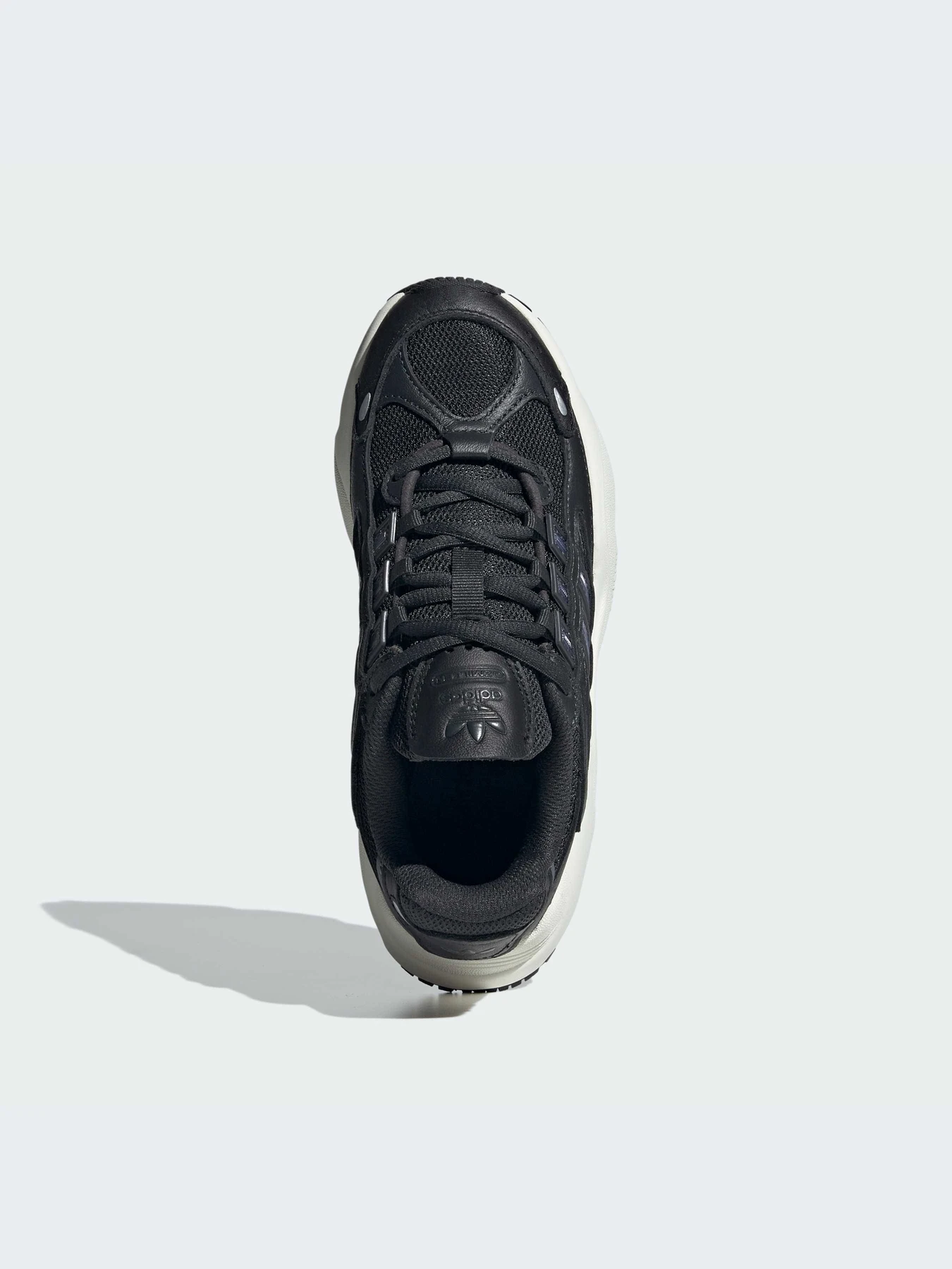 Кроссовки Adidas Ozweego модель IF9092-KZ Кроссовки Adidas Ozweego модель IF9092-KZ Фото