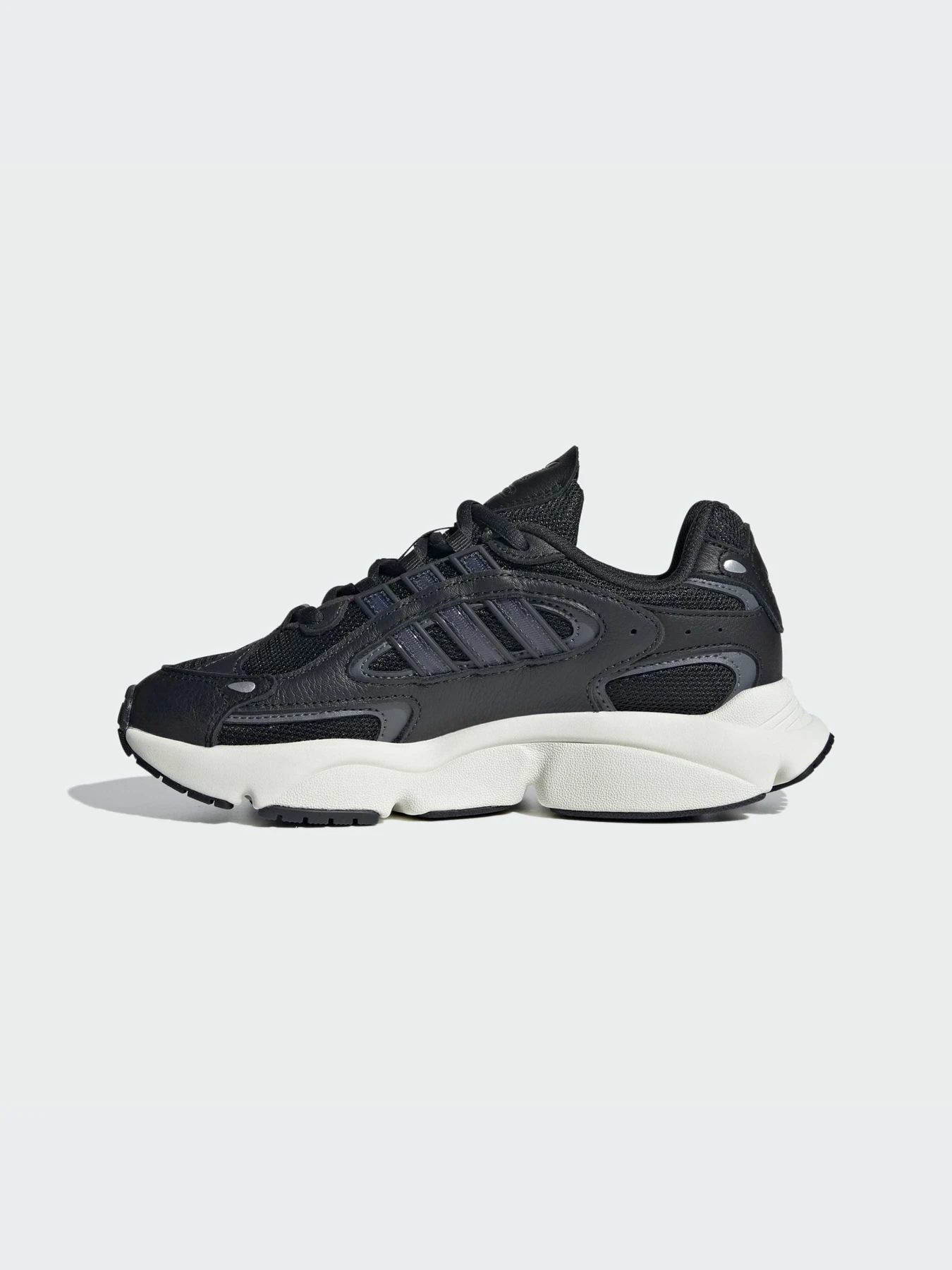 Кроссовки Adidas Ozweego модель IF9092-KZ Кроссовки Adidas Ozweego модель IF9092-KZ Фото