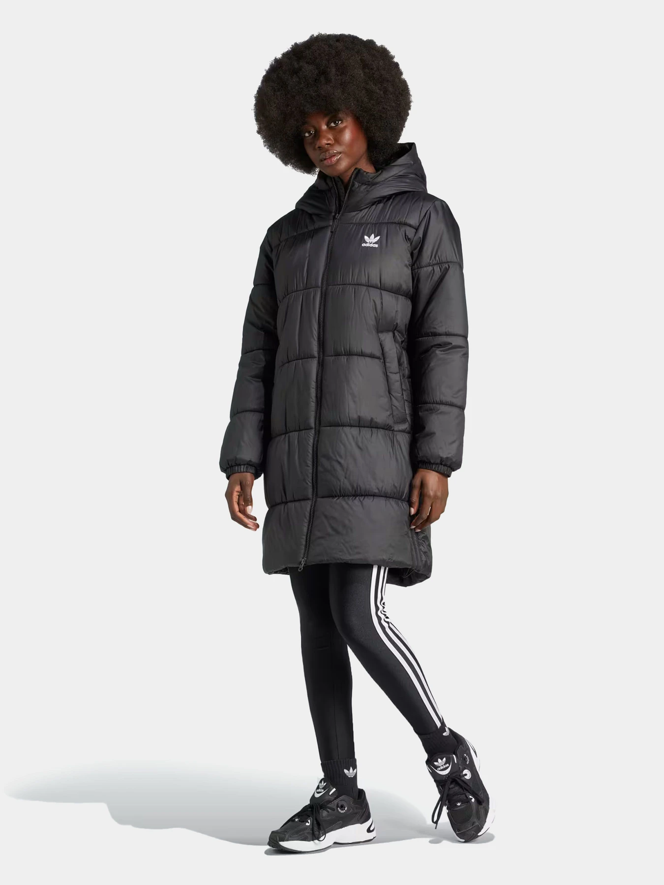 Куртки и дубленки Adidas модель IW5858 Куртки и дубленки Adidas модель IW5858 Фото