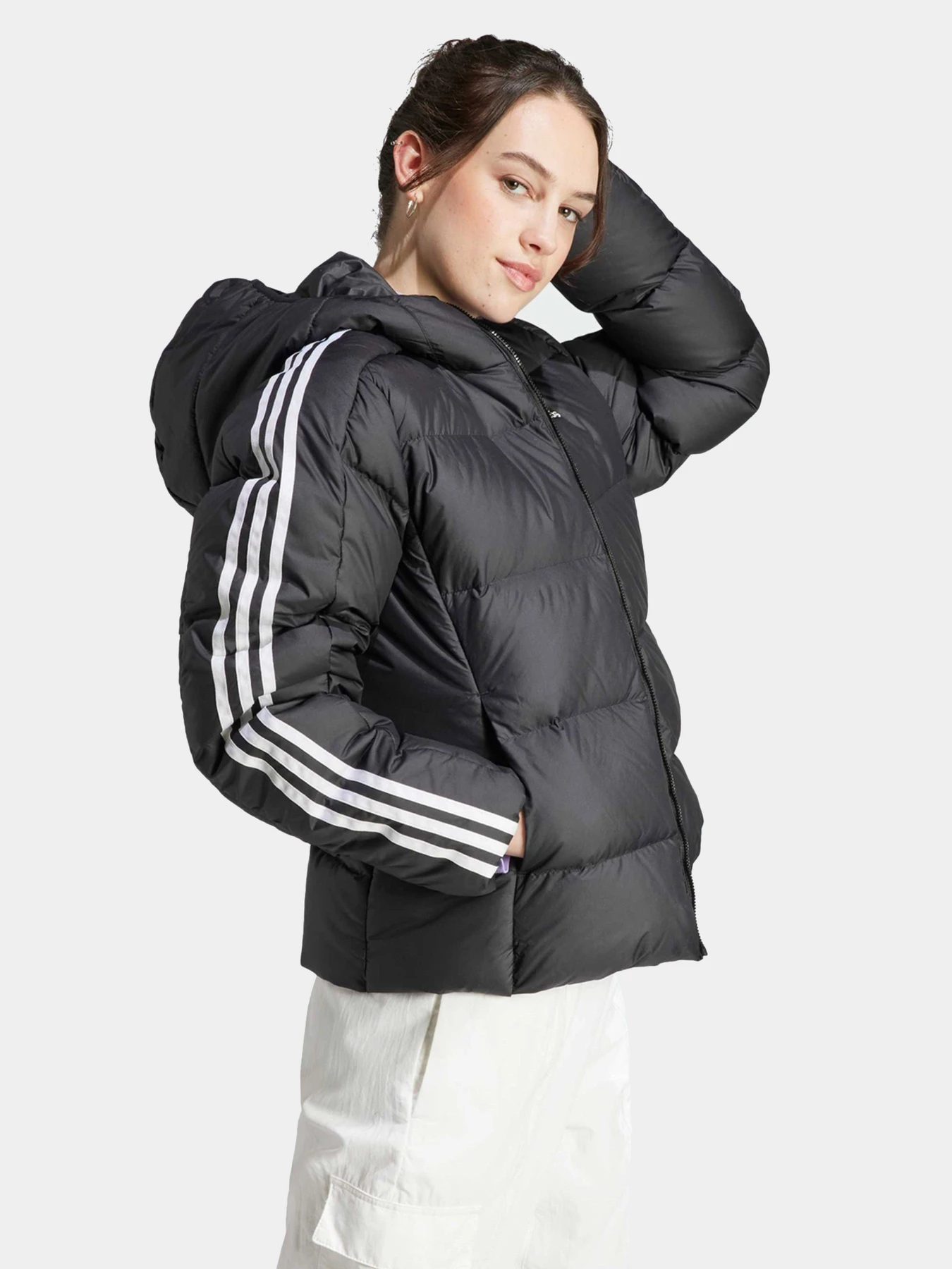 Куртки и дубленки Adidas модель HZ8483 Куртки и дубленки Adidas модель HZ8483 Фото