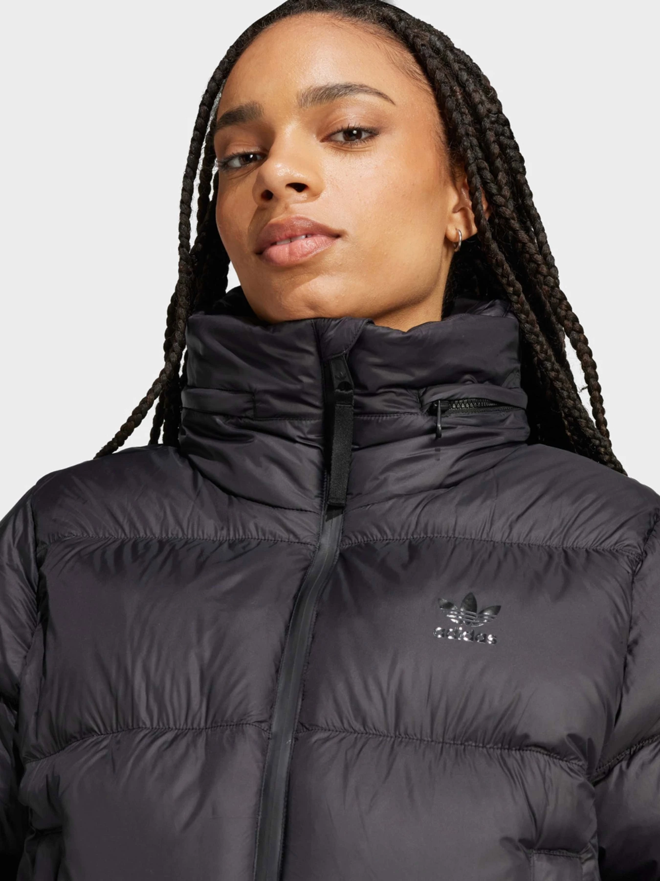 Куртки и дубленки Adidas модель IW8368 Куртки и дубленки Adidas модель IW8368 Фото