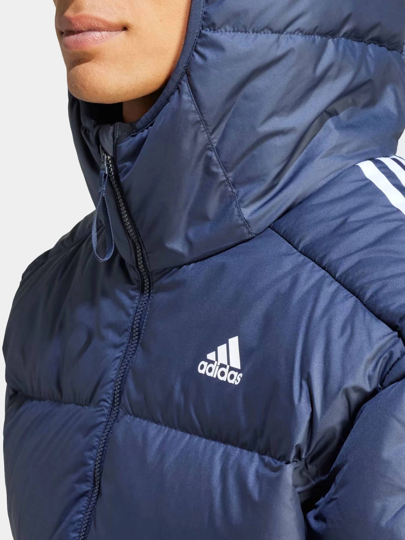 Куртки и дубленки Adidas модель IK3213 Куртки и дубленки Adidas модель IK3213 Фото