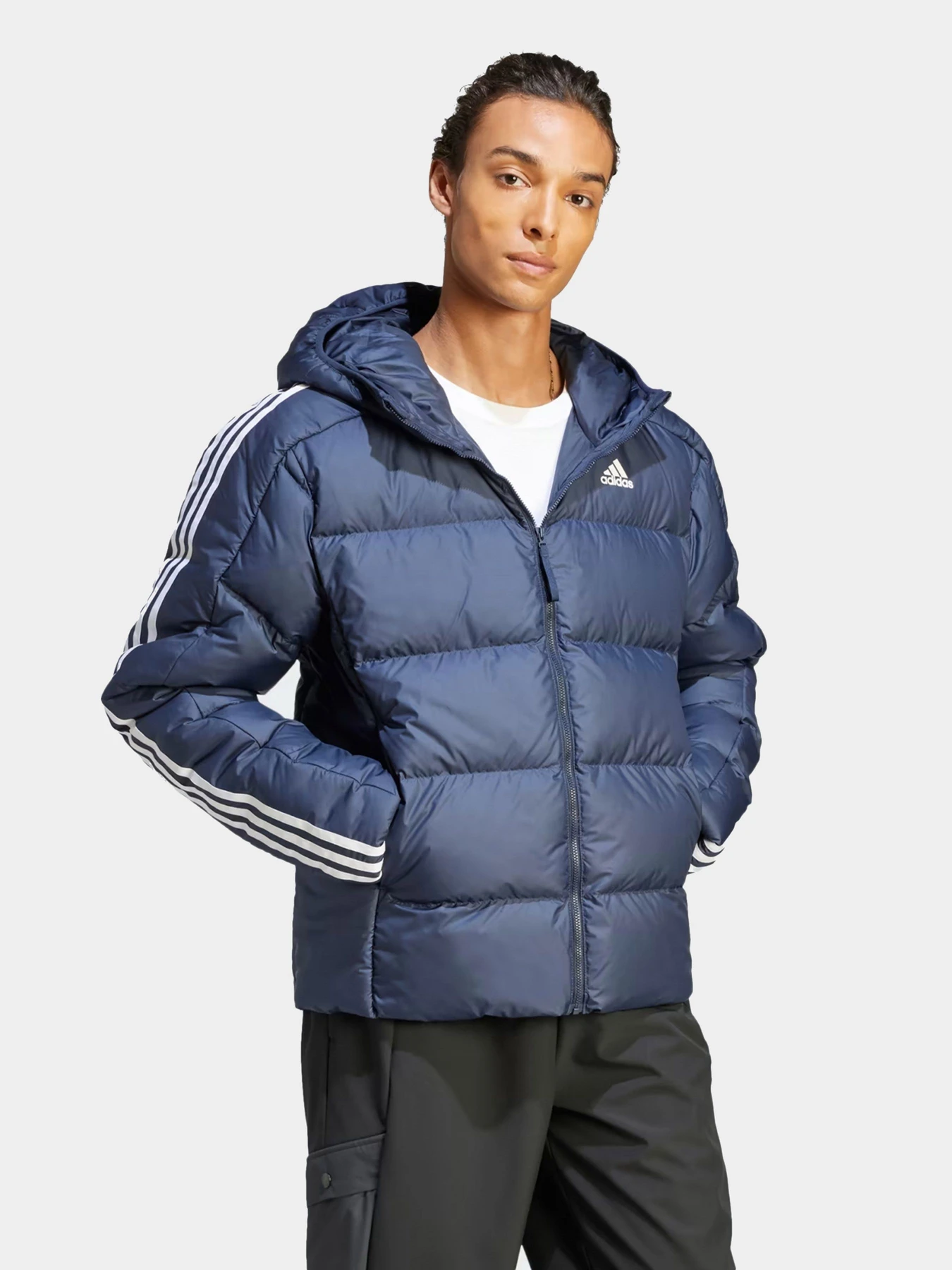 Куртки и дубленки Adidas модель IK3213 Куртки и дубленки Adidas модель IK3213 Фото