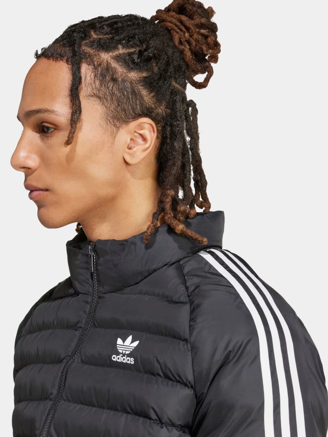 Куртки и дубленки Adidas модель IZ1835 Куртки и дубленки Adidas модель IZ1835 Фото