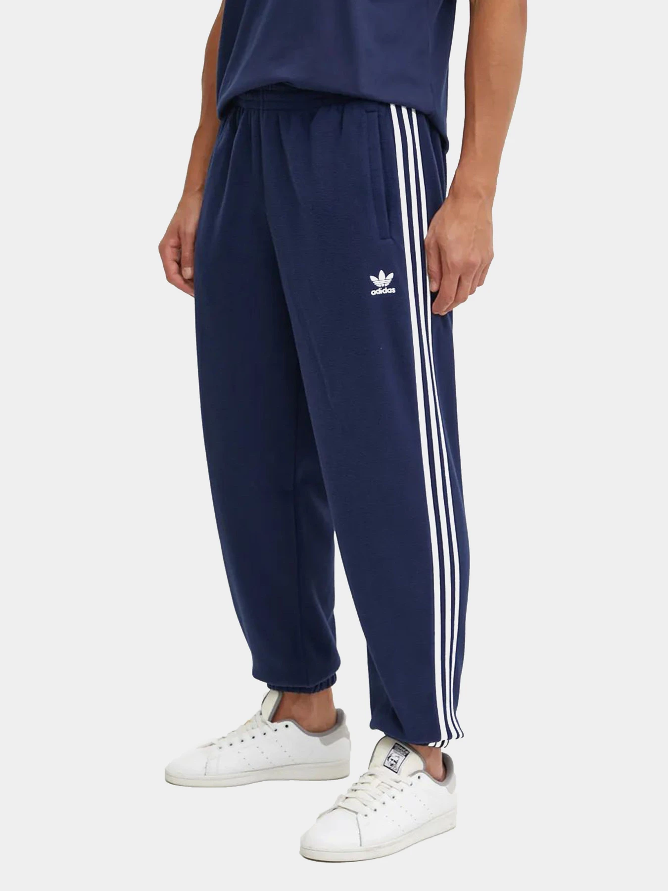Брюки Adidas модель IZ2489 Брюки Adidas модель IZ2489 Фото