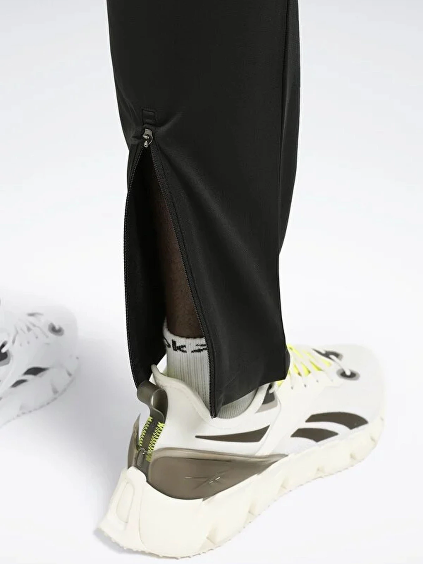 Брюки Reebok модель FJ4057 Брюки Reebok модель FJ4057 Фото