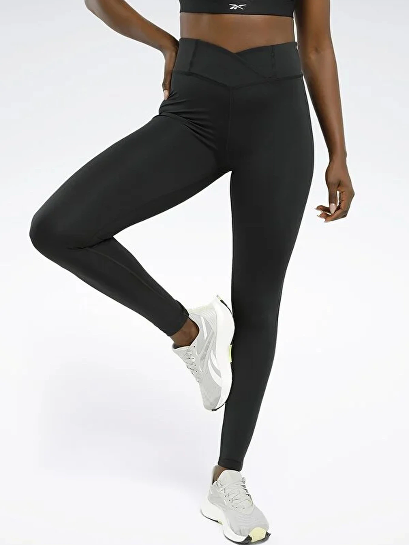 Брюки Reebok модель HT6031 Брюки Reebok модель HT6031 Фото