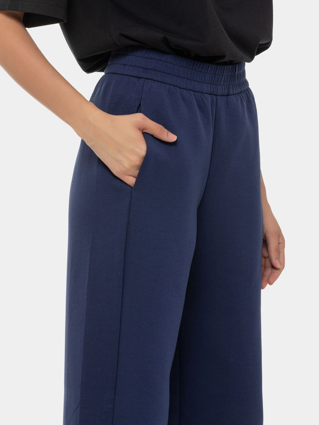 Брюки Emporio Armani модель 6D2P6E-1JHSZ-0917 Брюки Emporio Armani модель 6D2P6E-1JHSZ-0917 Фото