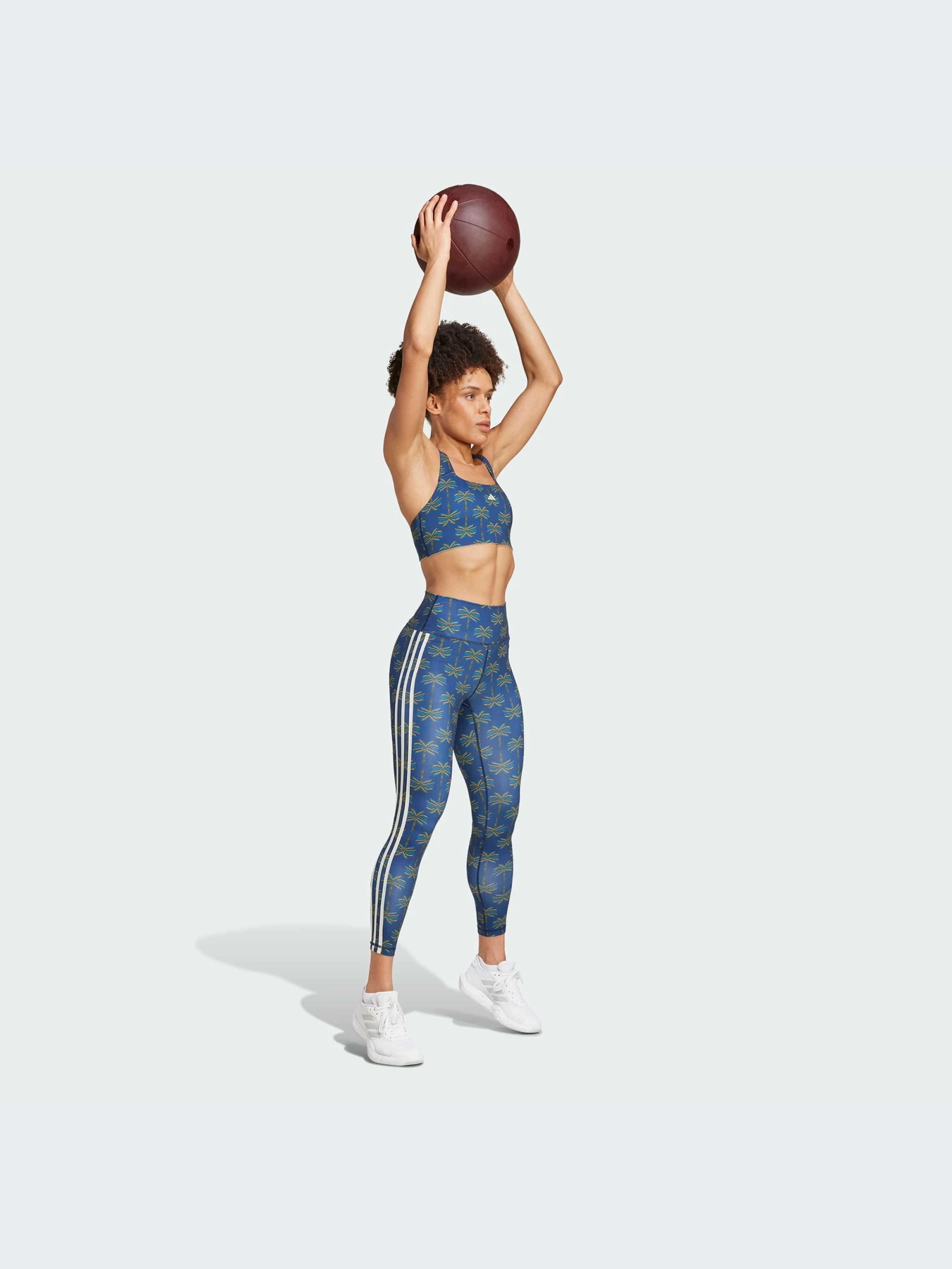 Футболки и поло Adidas модель JE4030-KZ Футболки и поло Adidas модель JE4030-KZ Фото