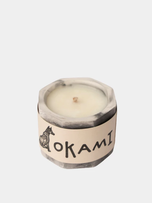 «Карамельный попкорн» Okami, ароматическая свеча серый мрамор, 35 мл Okami модель 792649108079 Фото