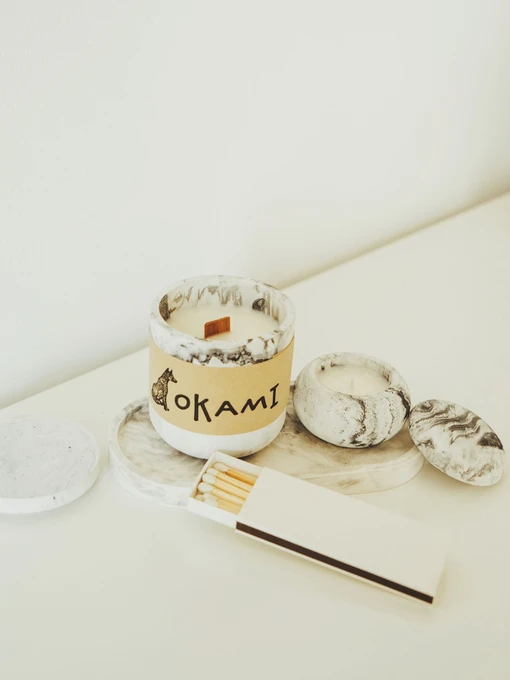 «Ванильное мороженое» подарочный набор свечей Okami, серый мрамор Okami модель 792649108581 Фото