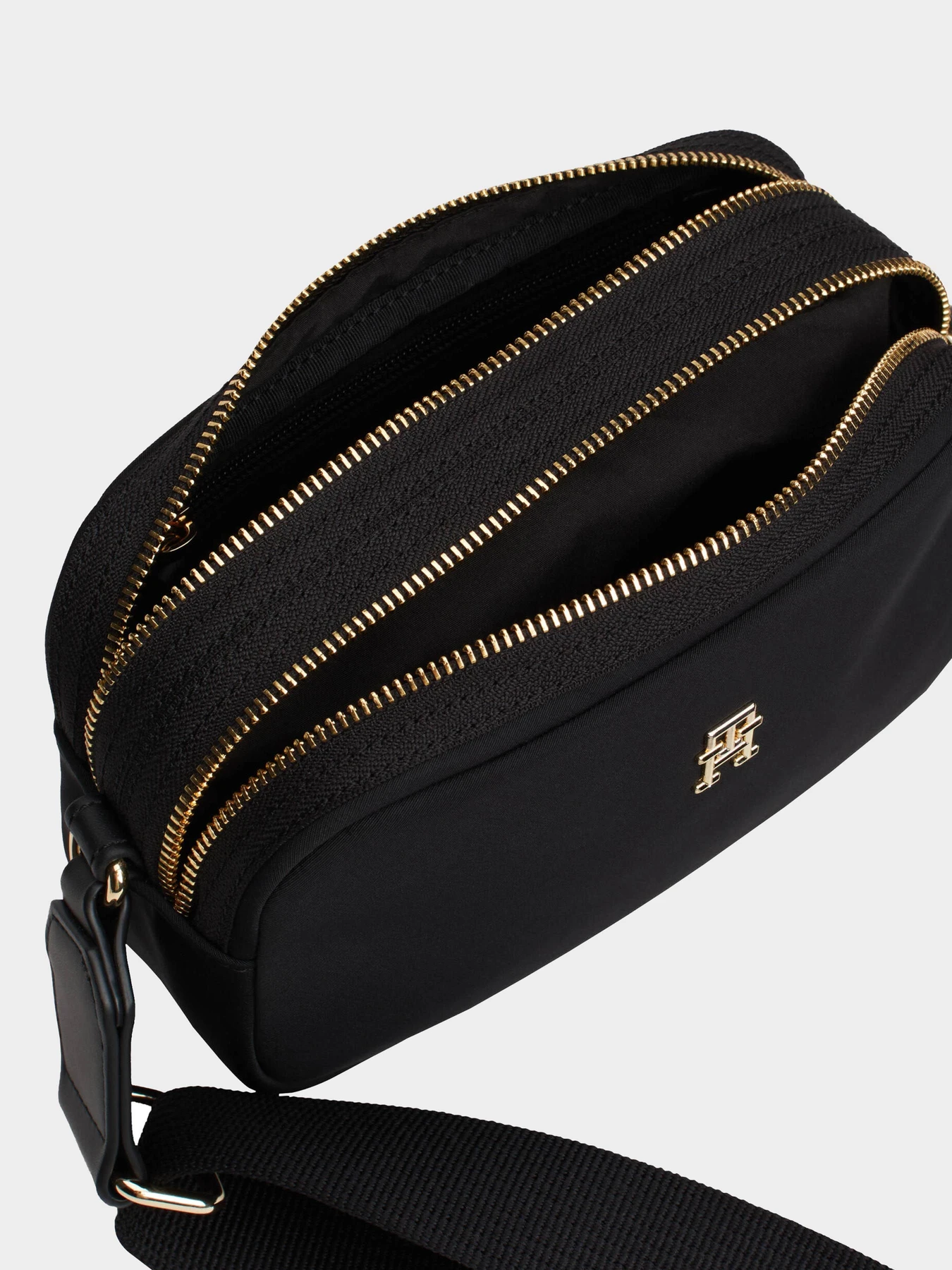 Сумки Tommy Hilfiger модель AW0AW17007-BDS Сумки Tommy Hilfiger модель AW0AW17007-BDS Фото