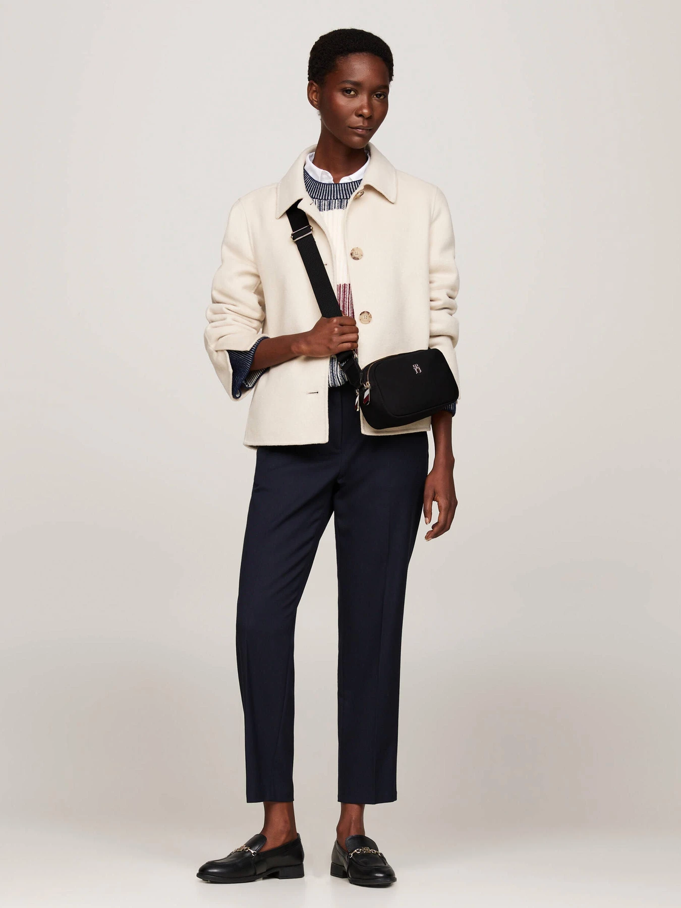 Сумки Tommy Hilfiger модель AW0AW17007-BDS Сумки Tommy Hilfiger модель AW0AW17007-BDS Фото