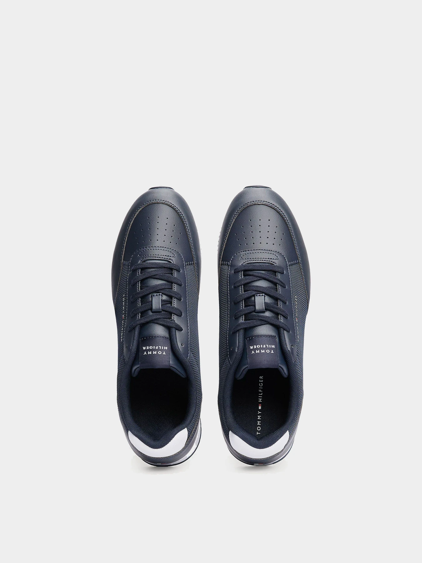 Кроссовки Tommy Hilfiger модель FM0FM05284-DW5 Кроссовки Tommy Hilfiger модель FM0FM05284-DW5 Фото