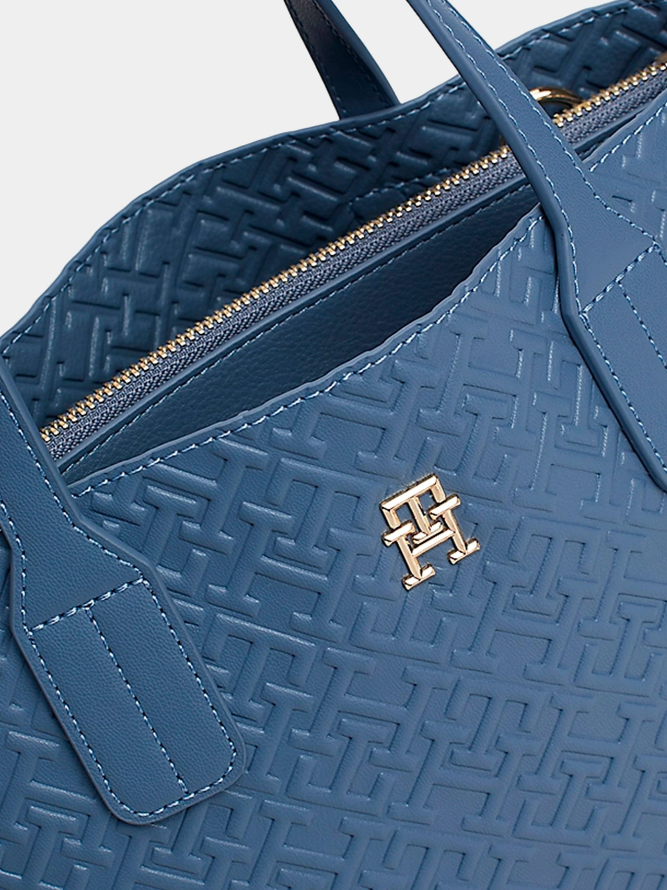 Сумки Tommy Hilfiger модель AW0AW16473-C0Z Сумки Tommy Hilfiger модель AW0AW16473-C0Z Фото