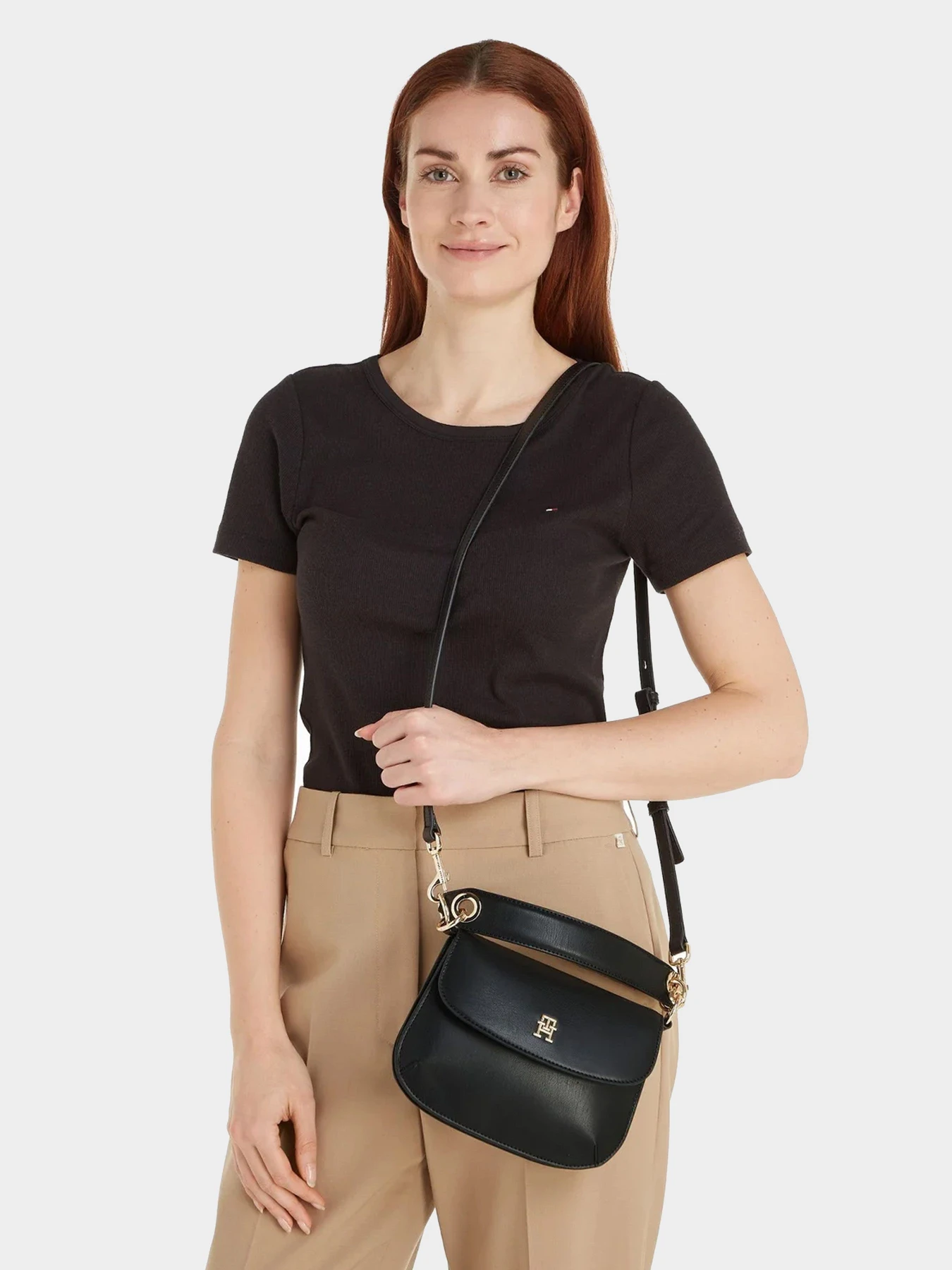 Сумки Tommy Hilfiger модель AW0AW17022-BDS Сумки Tommy Hilfiger модель AW0AW17022-BDS Фото