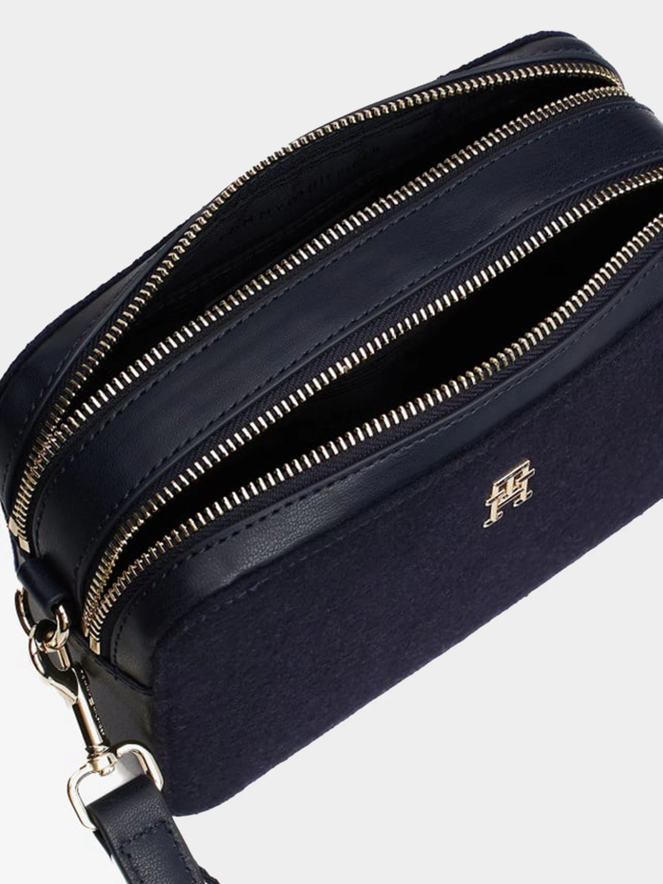 Сумки Tommy Hilfiger модель AW0AW17043-DW6 Фото