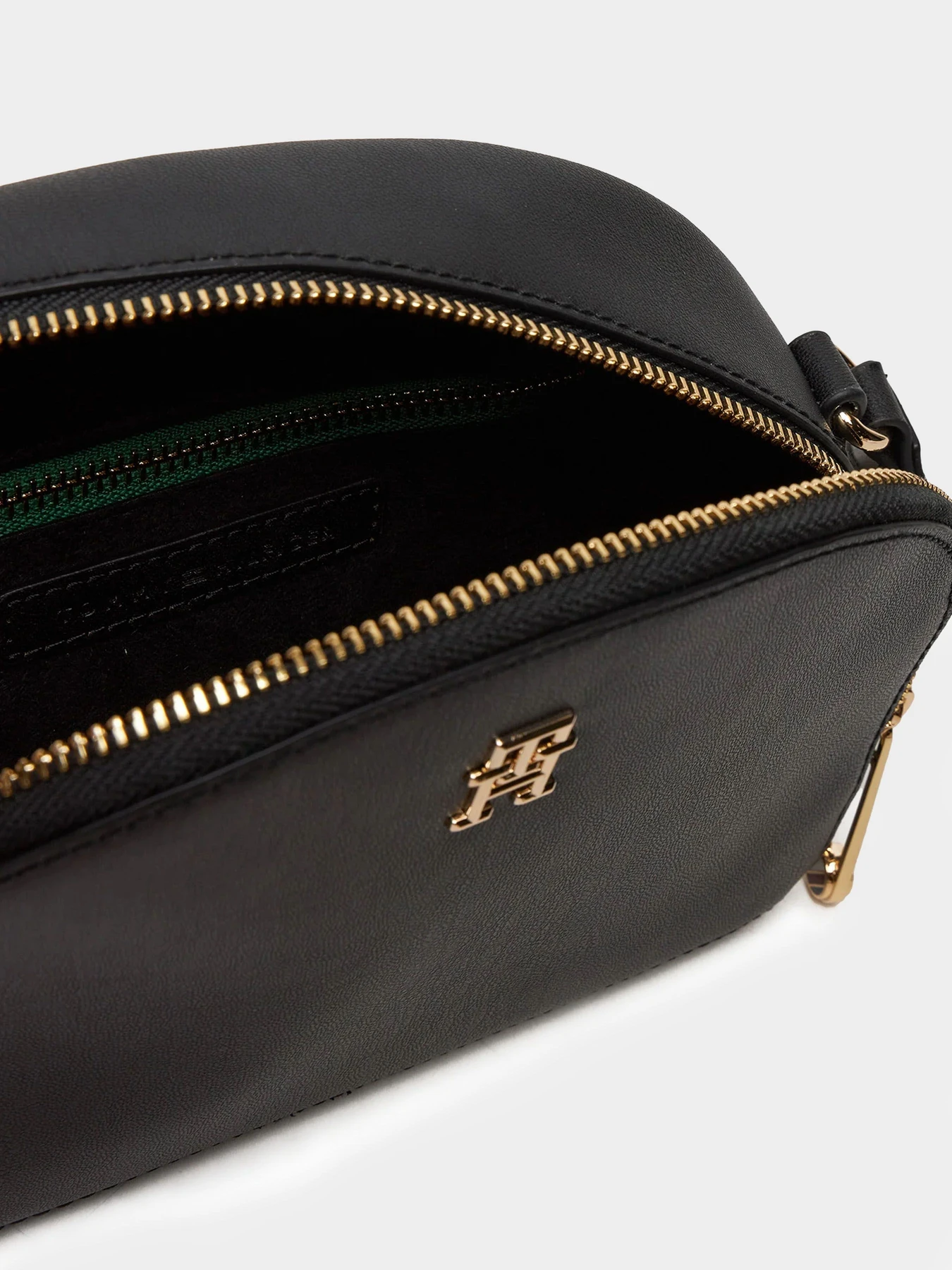 Сумки Tommy Hilfiger модель AW0AW16482-BDS Сумки Tommy Hilfiger модель AW0AW16482-BDS Фото
