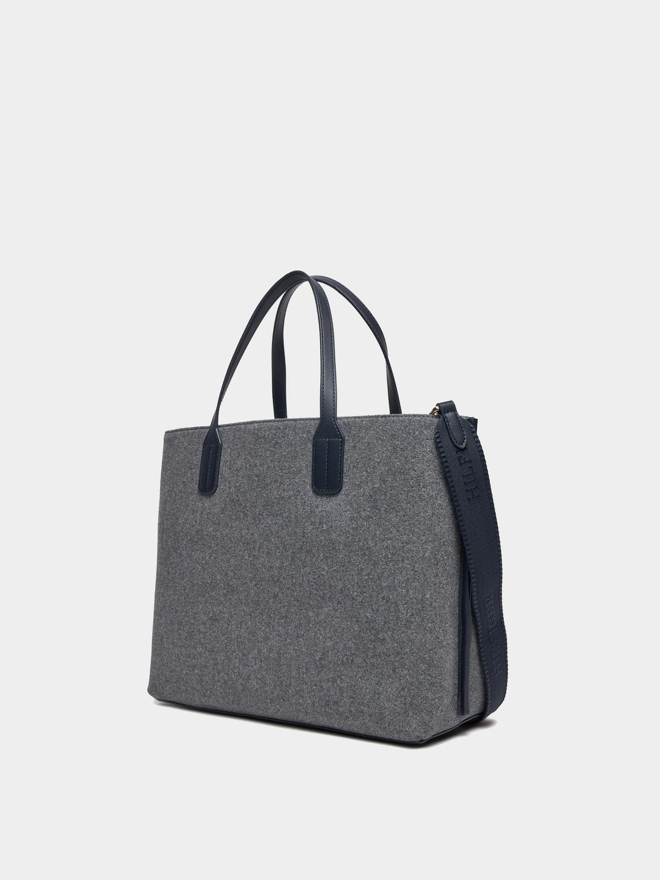 Сумки Tommy Hilfiger модель AW0AW17034-PKH Сумки Tommy Hilfiger модель AW0AW17034-PKH Фото