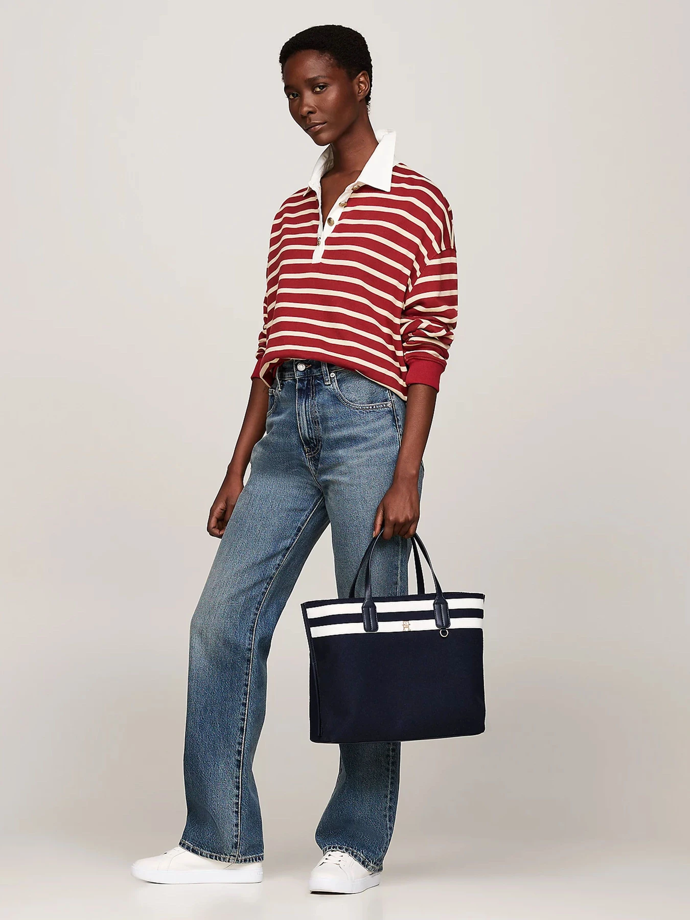 Сумки Tommy Hilfiger модель AW0AW17045-DW6 Сумки Tommy Hilfiger модель AW0AW17045-DW6 Фото