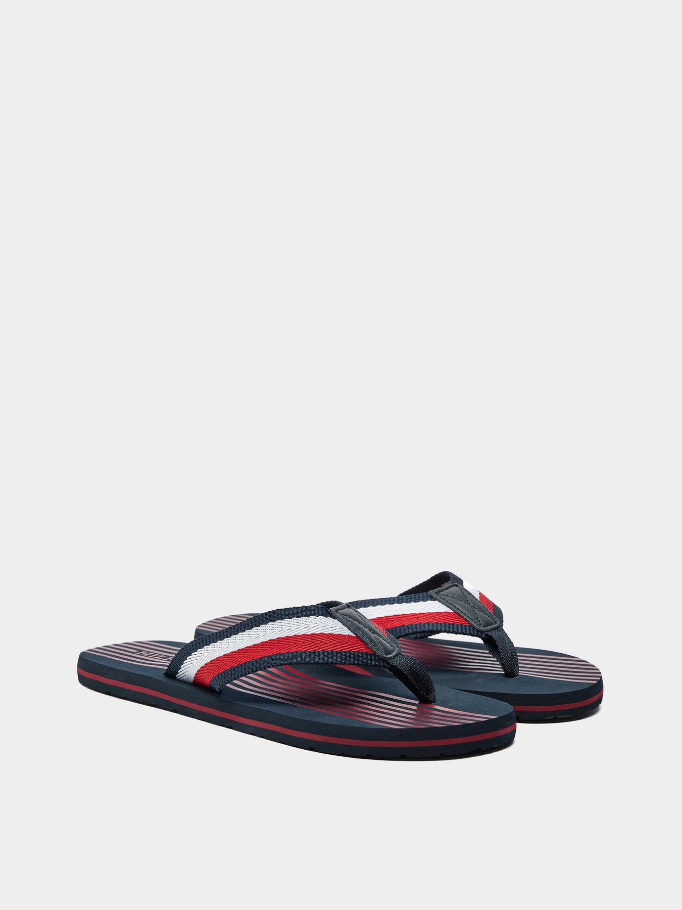 Шлёпанцы Tommy Hilfiger модель FM0FM05236-DW5 Шлёпанцы Tommy Hilfiger модель FM0FM05236-DW5 Фото