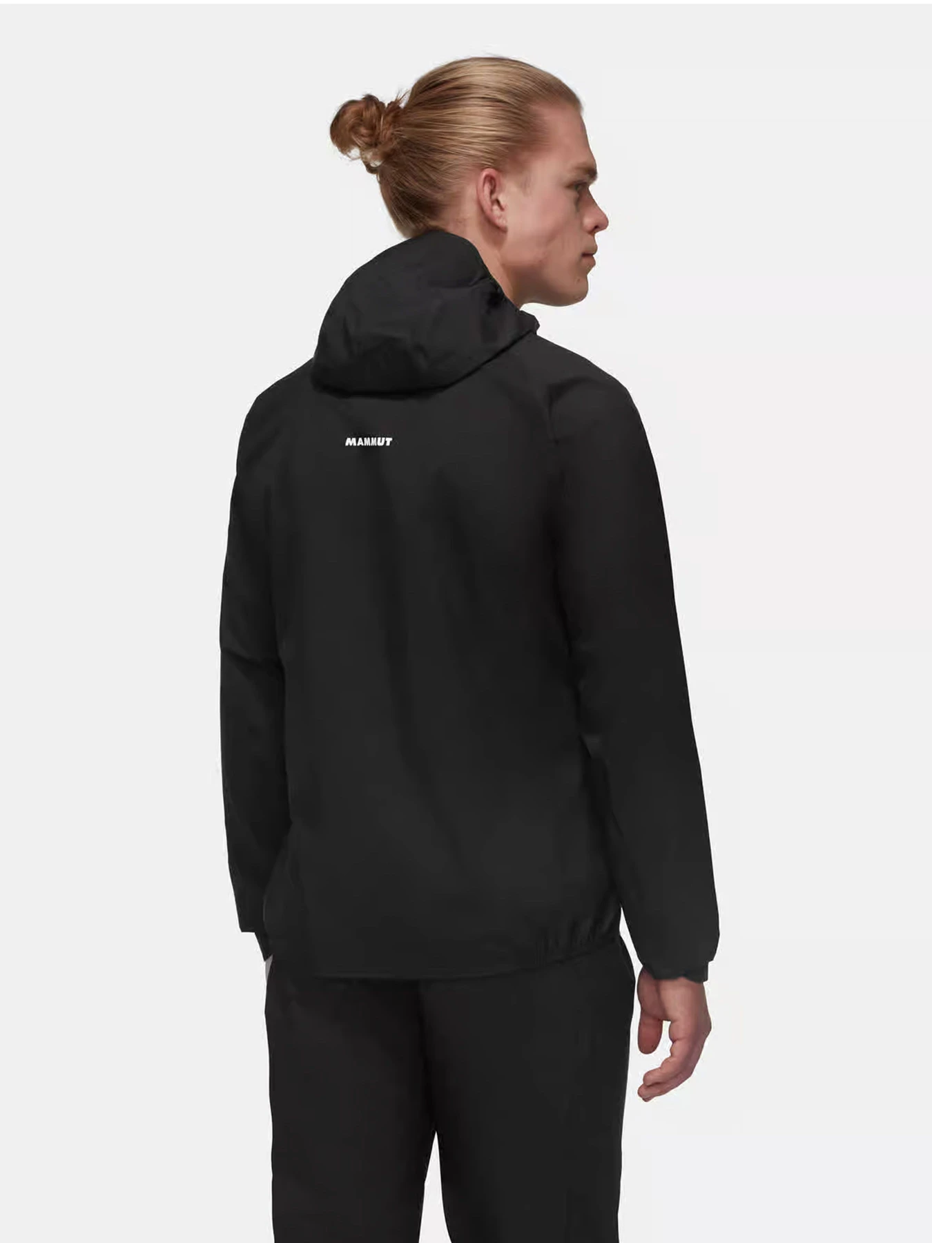 Куртки и дубленки Mammut модель 1010-30000-0001 Куртки и дубленки Mammut модель 1010-30000-0001 Фото