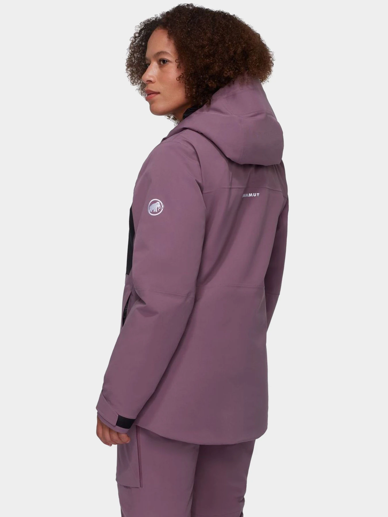 Куртки и дубленки Mammut модель 1010-31090-50607 Куртки и дубленки Mammut модель 1010-31090-50607 Фото