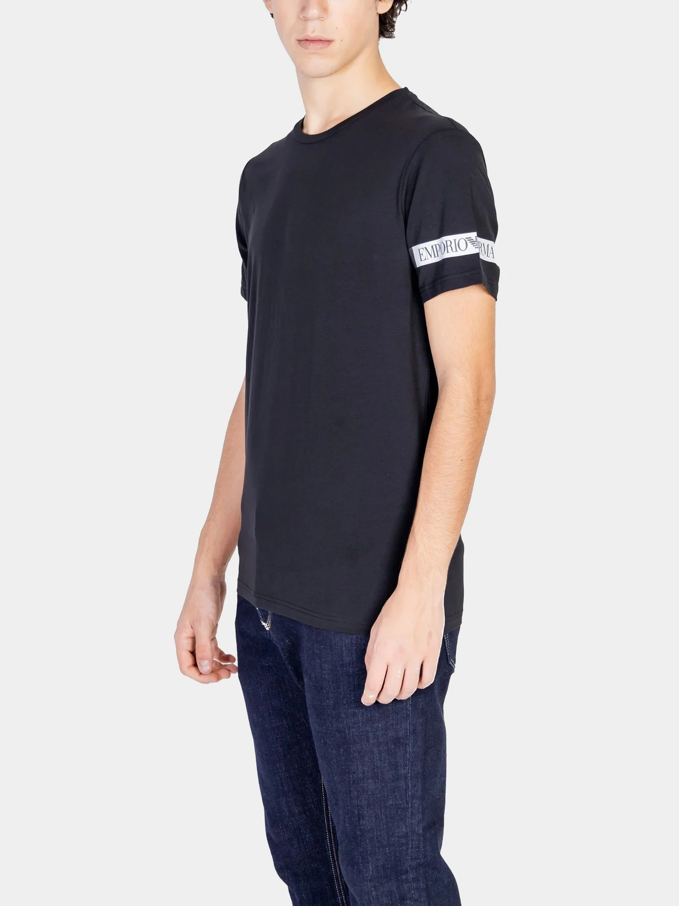 Футболки и поло Emporio Armani модель 110853-4F517-00020 Футболки и поло Emporio Armani модель 110853-4F517-00020 Фото